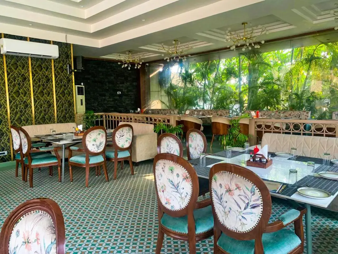 Restaurant/places to eat in Pink Villa Boutique Hotel Restaurant/places to eat in Pink Villa Boutique Hotel