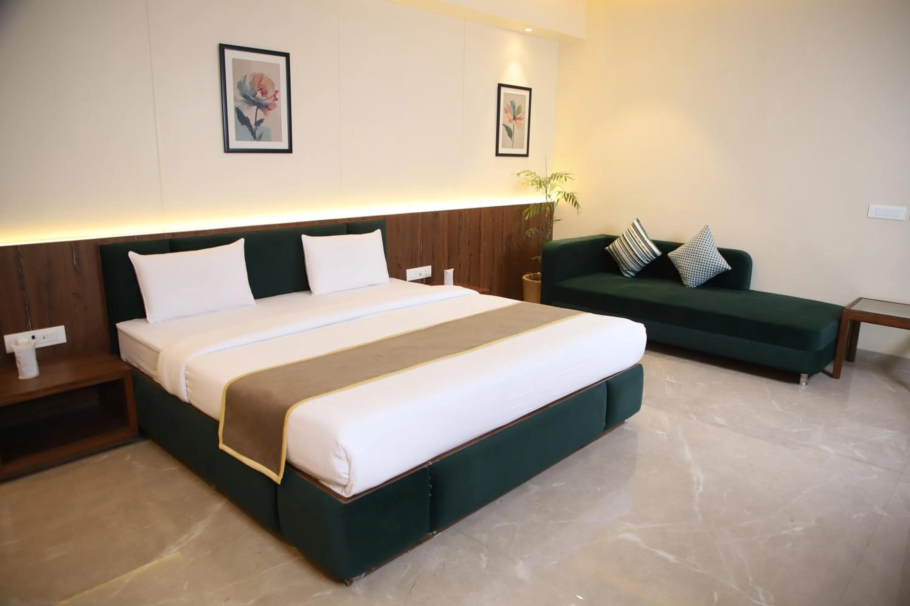 Bedroom, Bed in Pink Villa Boutique Hotel