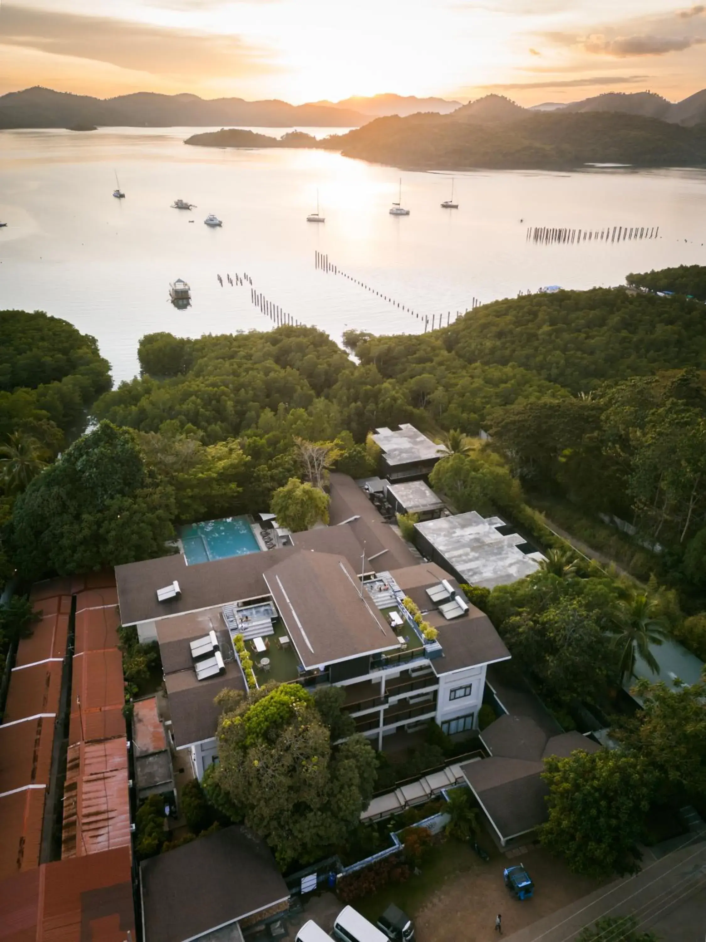 Property building in The Funny Lion - Coron Property building in The Funny Lion - Coron