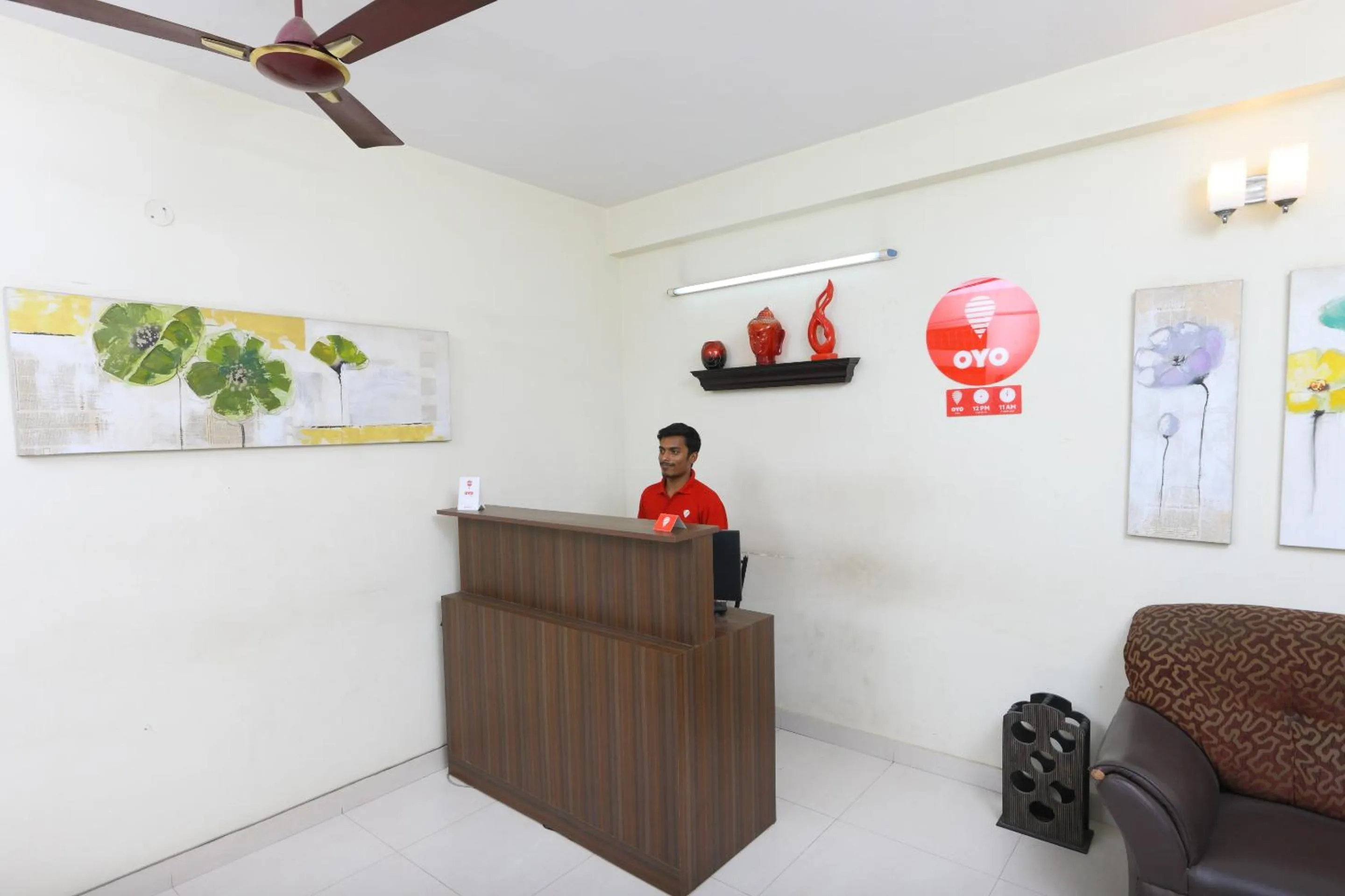 Lobby or reception in Super Hotel O Kings Court Near Rela Balaji Hospital