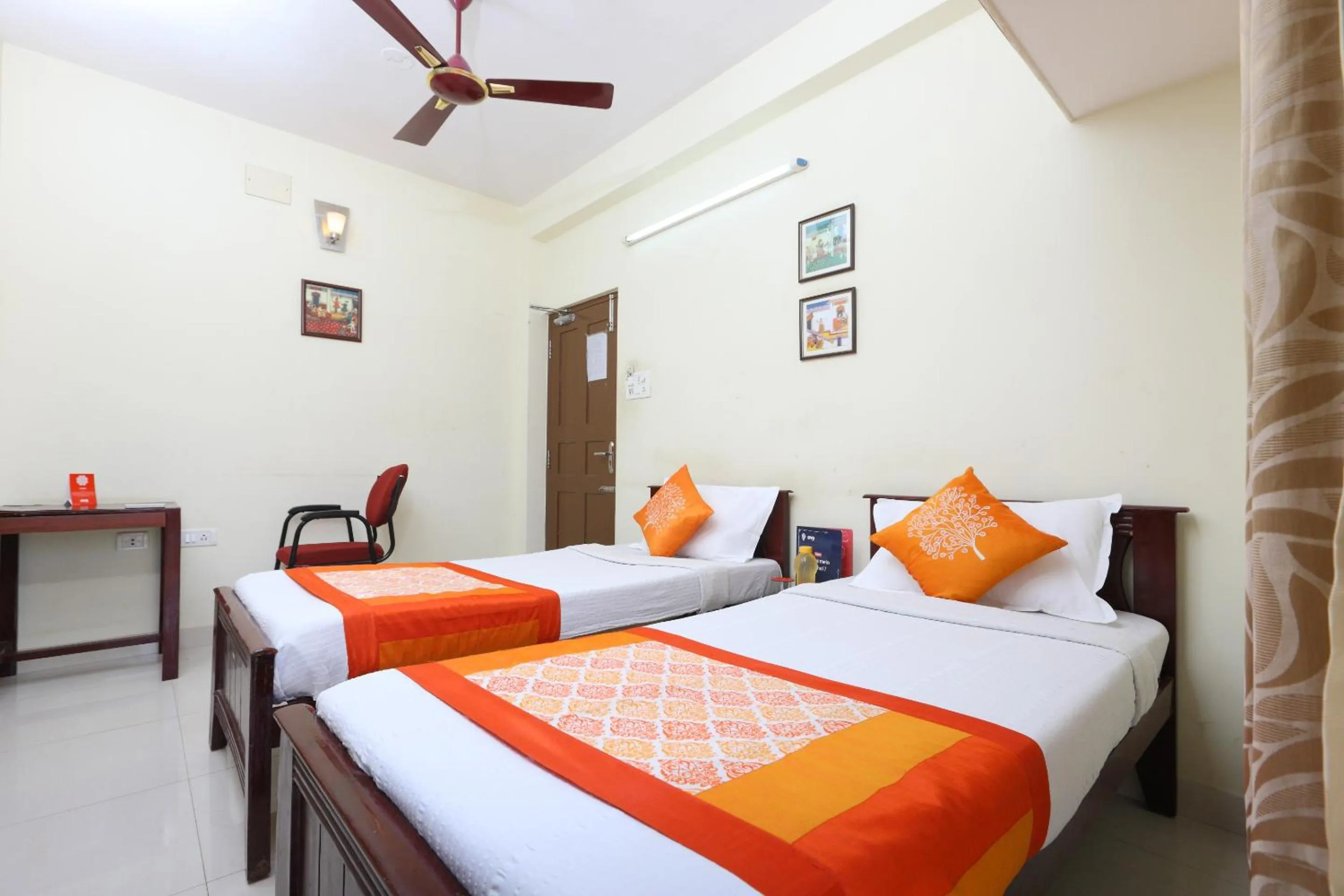 Bed in Super Hotel O Kings Court Near Rela Balaji Hospital