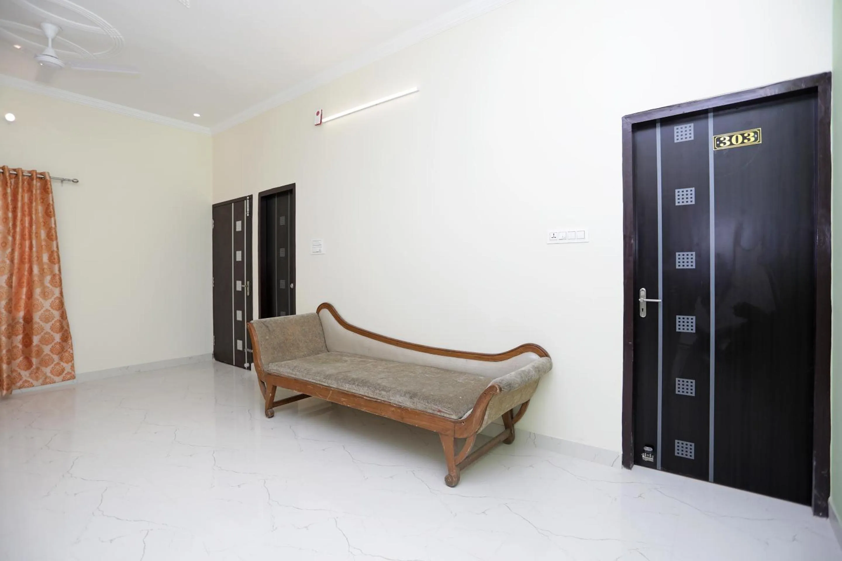 Living room in Hotel O Greenview Inn