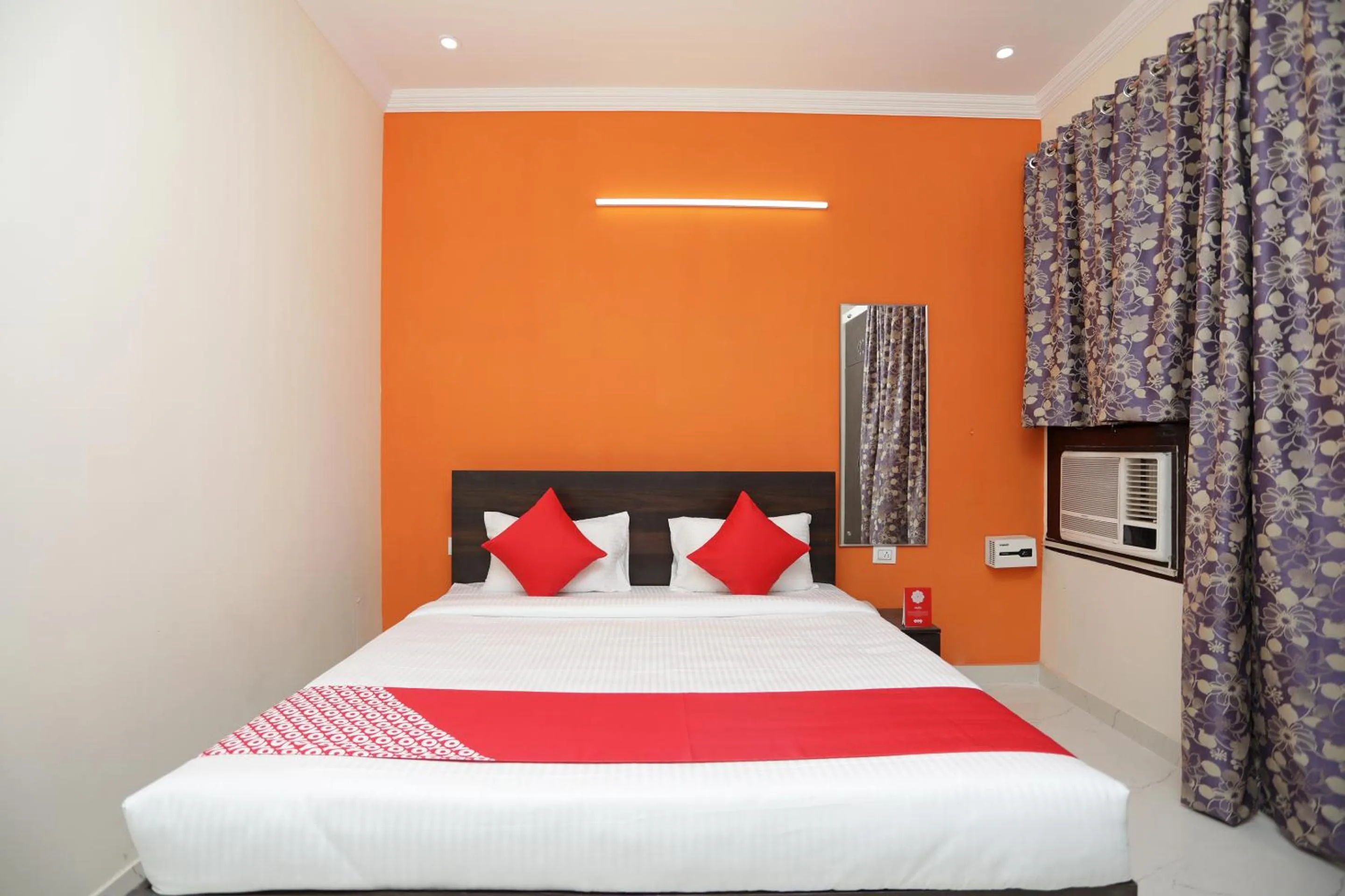 Bedroom, Bed in Hotel O Greenview Inn