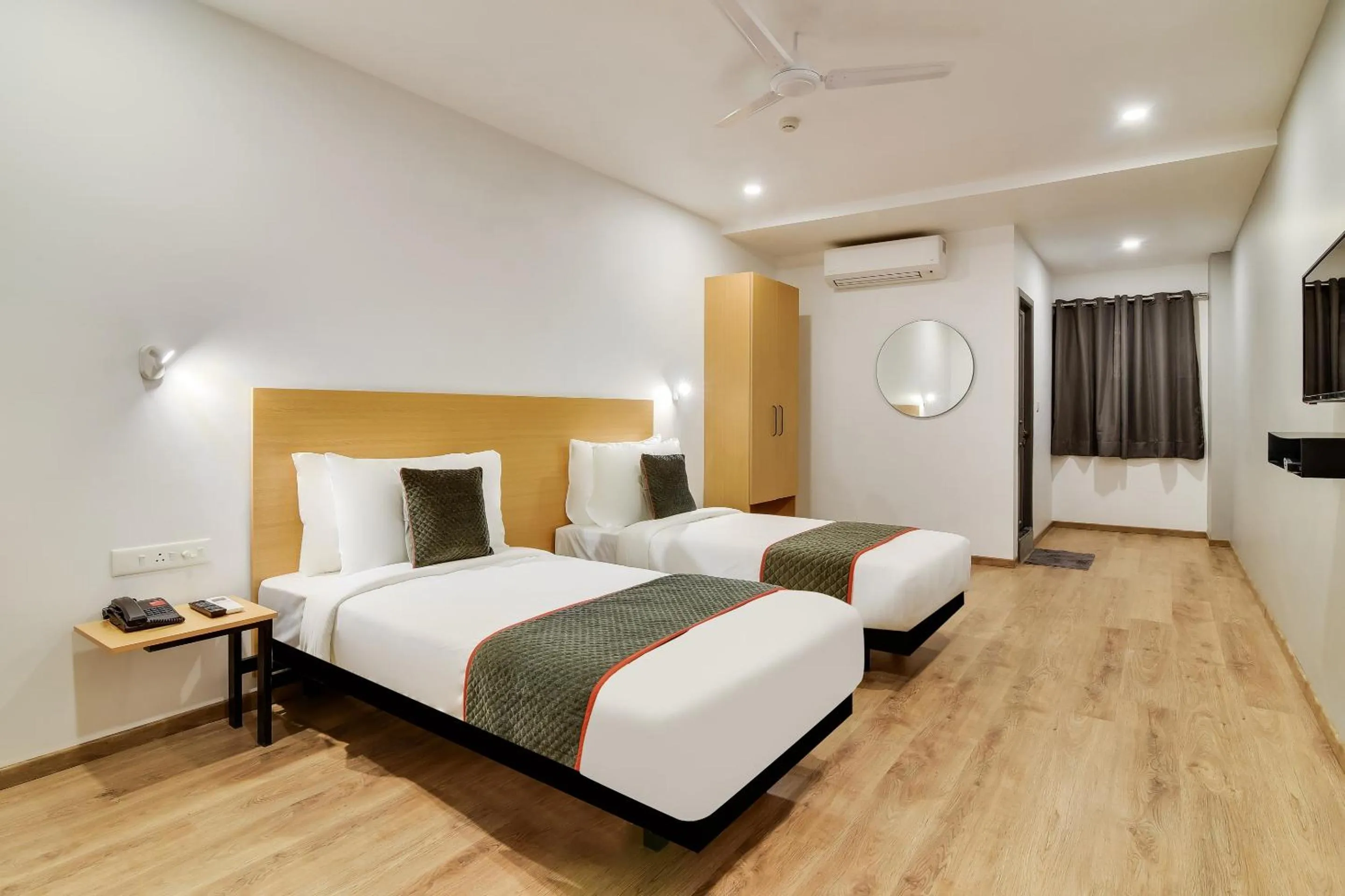 Bedroom, Bed in Townhouse Kovilambakkam