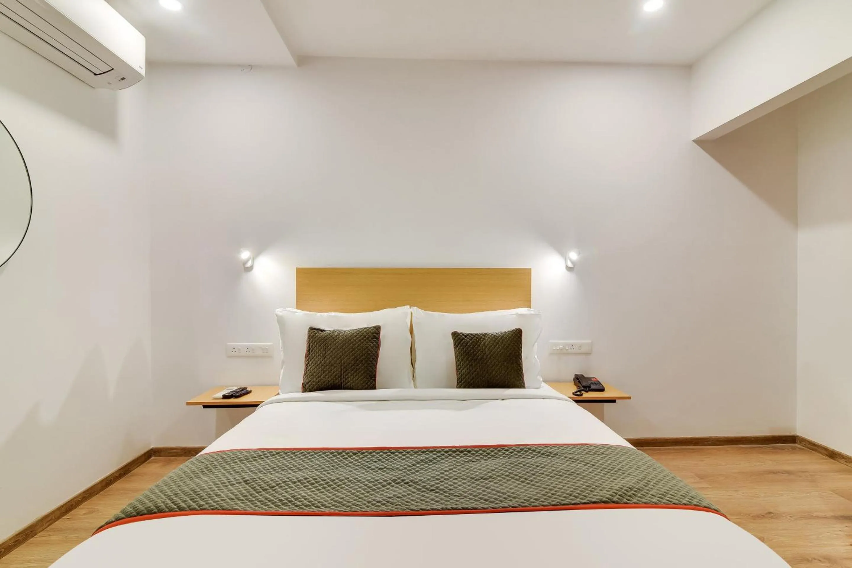 Bedroom, Bed in Townhouse Kovilambakkam