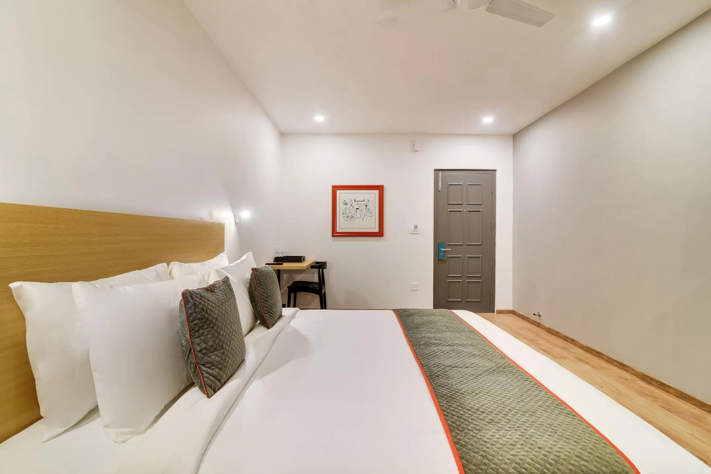 Bedroom, Bed in Townhouse Kovilambakkam