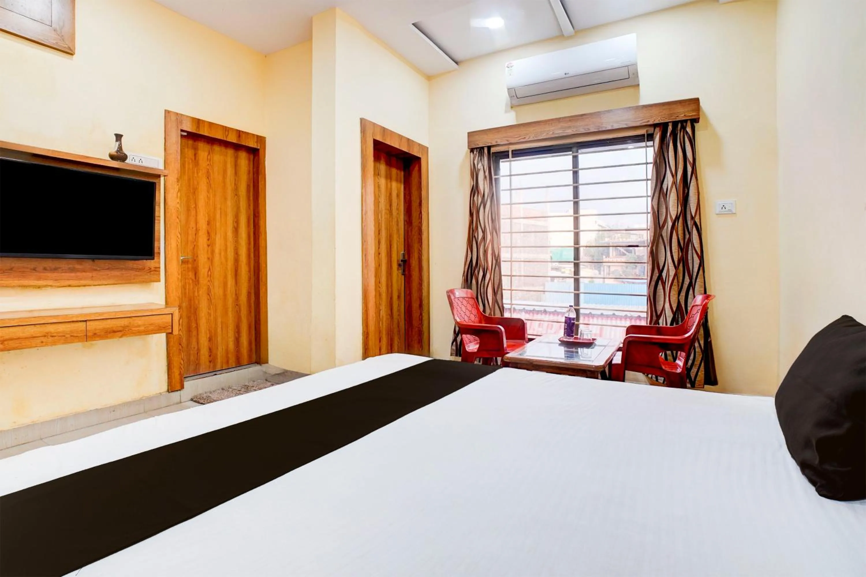 Bedroom, Bed in Hotel O Lake Link