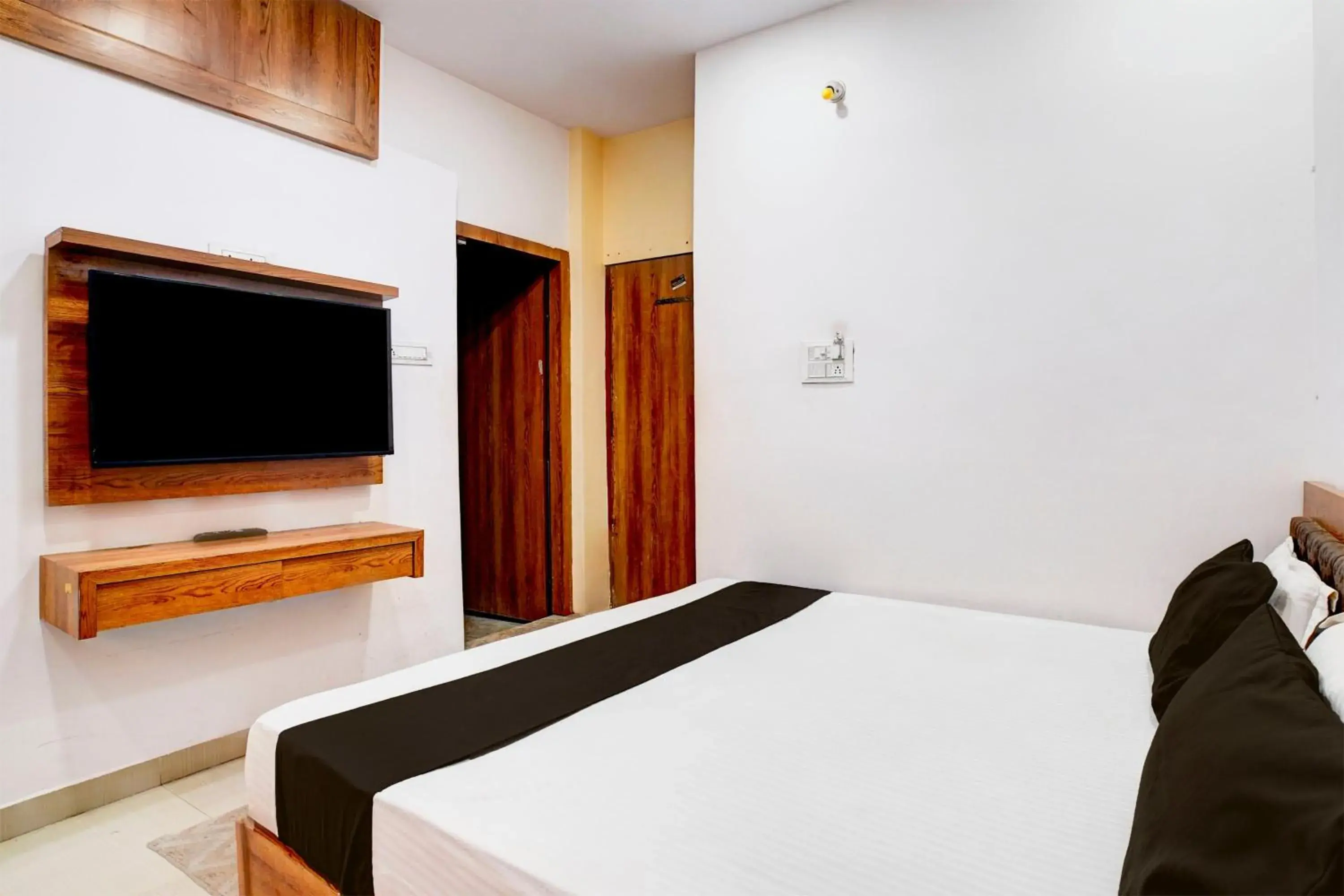 Standard Double Room - single occupancy in Hotel O Lake Link Standard Double Room - single occupancy in Hotel O Lake Link