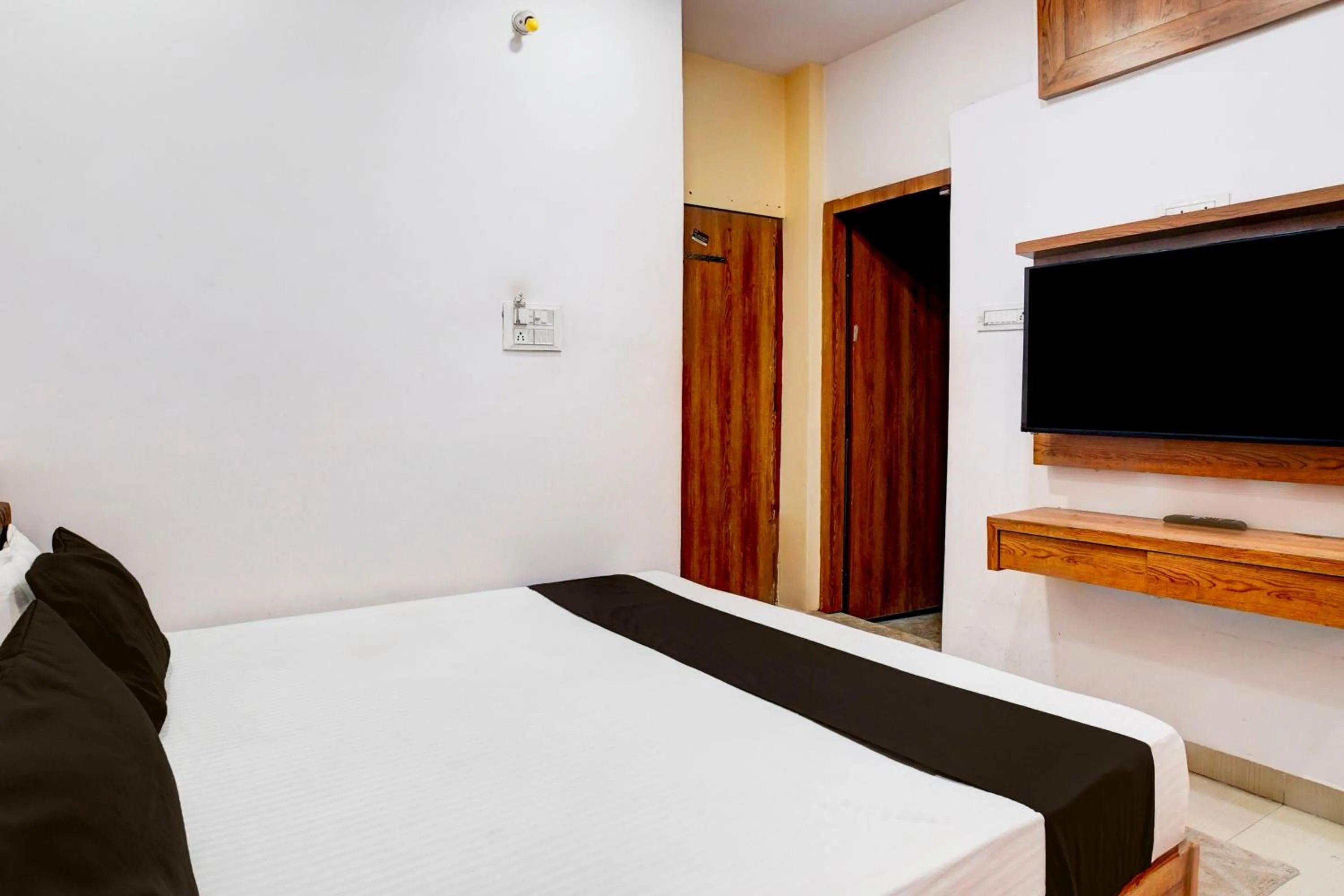 Bedroom, Bed in Hotel O Lake Link