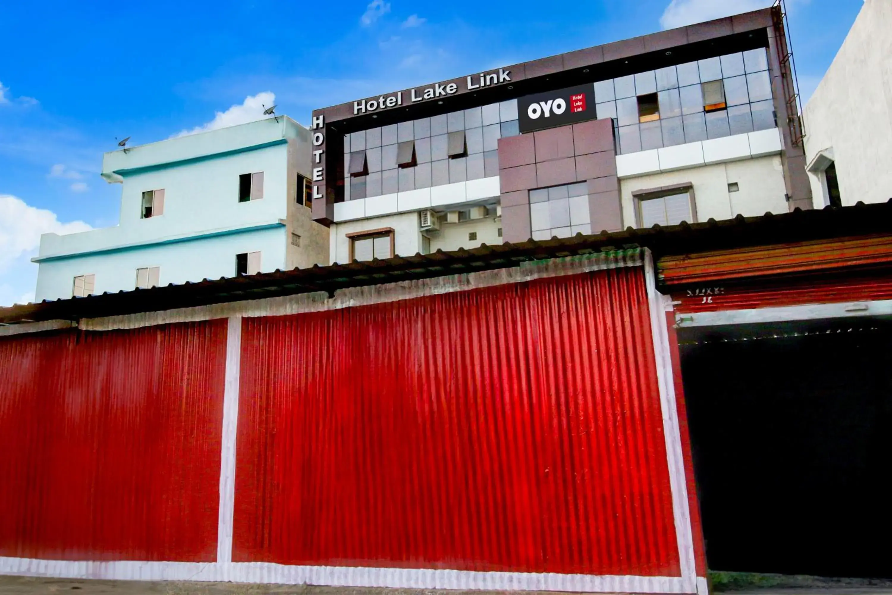 Facade/entrance in Hotel O Lake Link Facade/entrance in Hotel O Lake Link