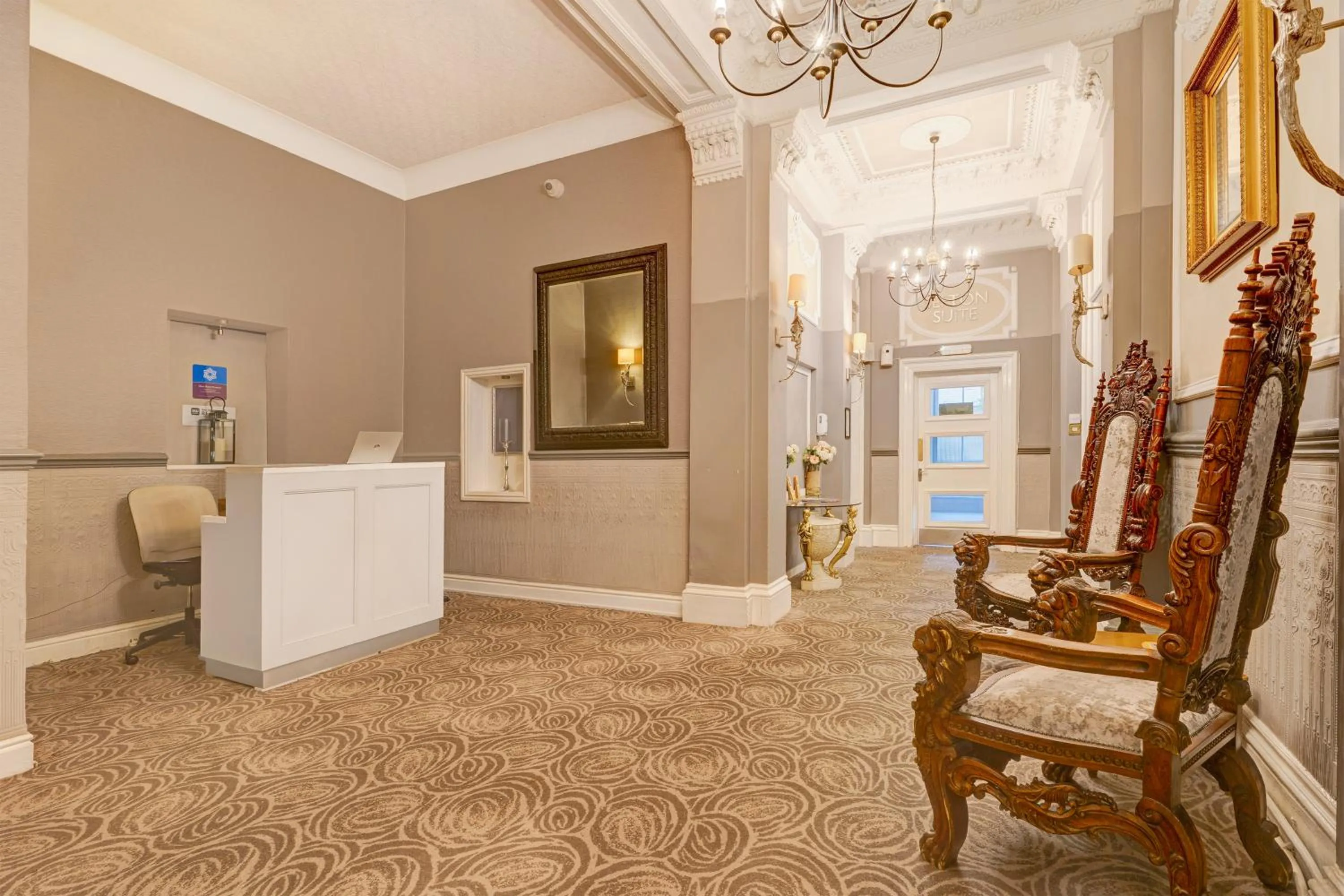 Lobby or reception in Liverpool Aigburth Hotel By Belvilla