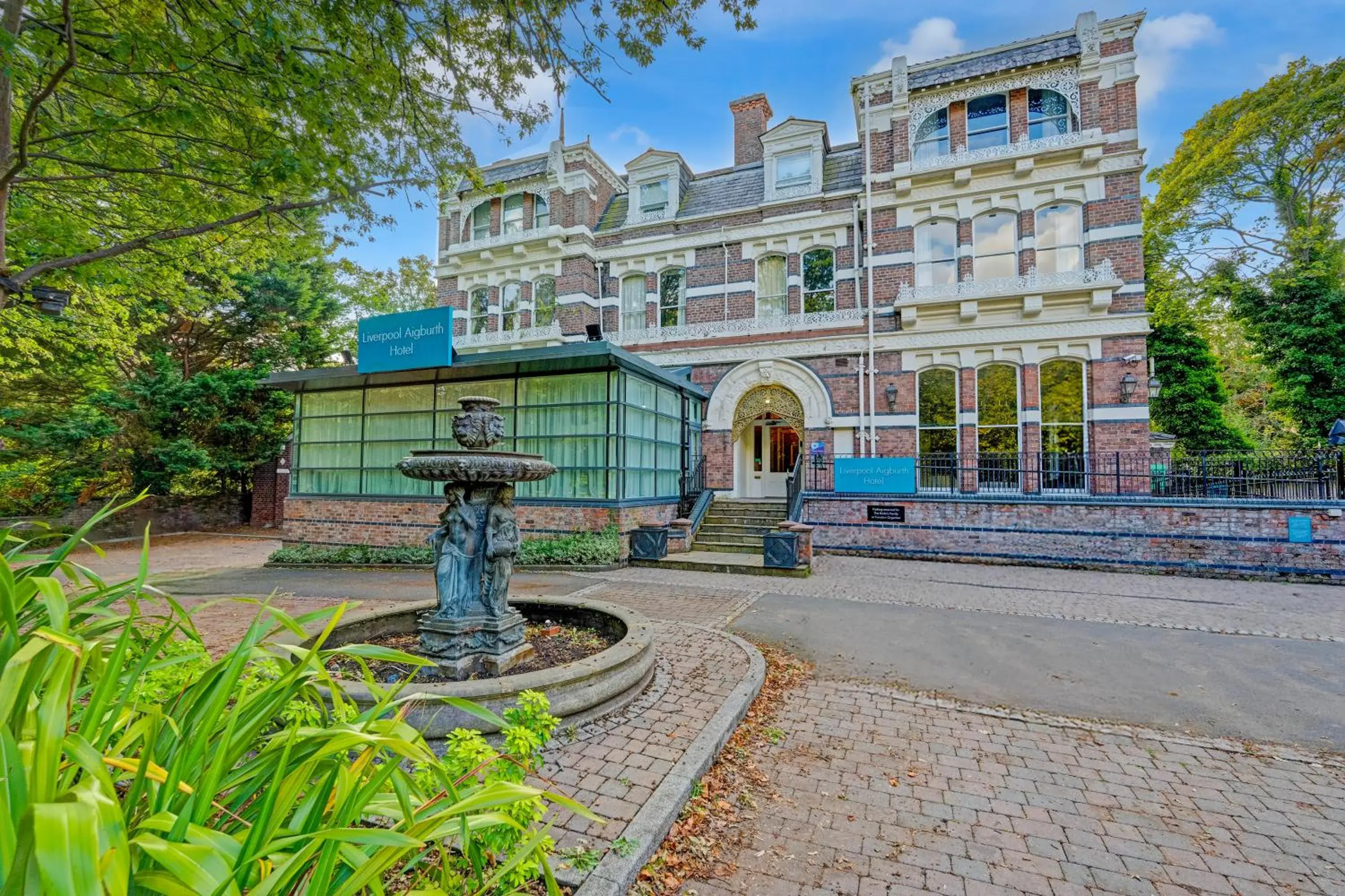 Property building in Liverpool Aigburth Hotel By Belvilla Property building in Liverpool Aigburth Hotel By Belvilla