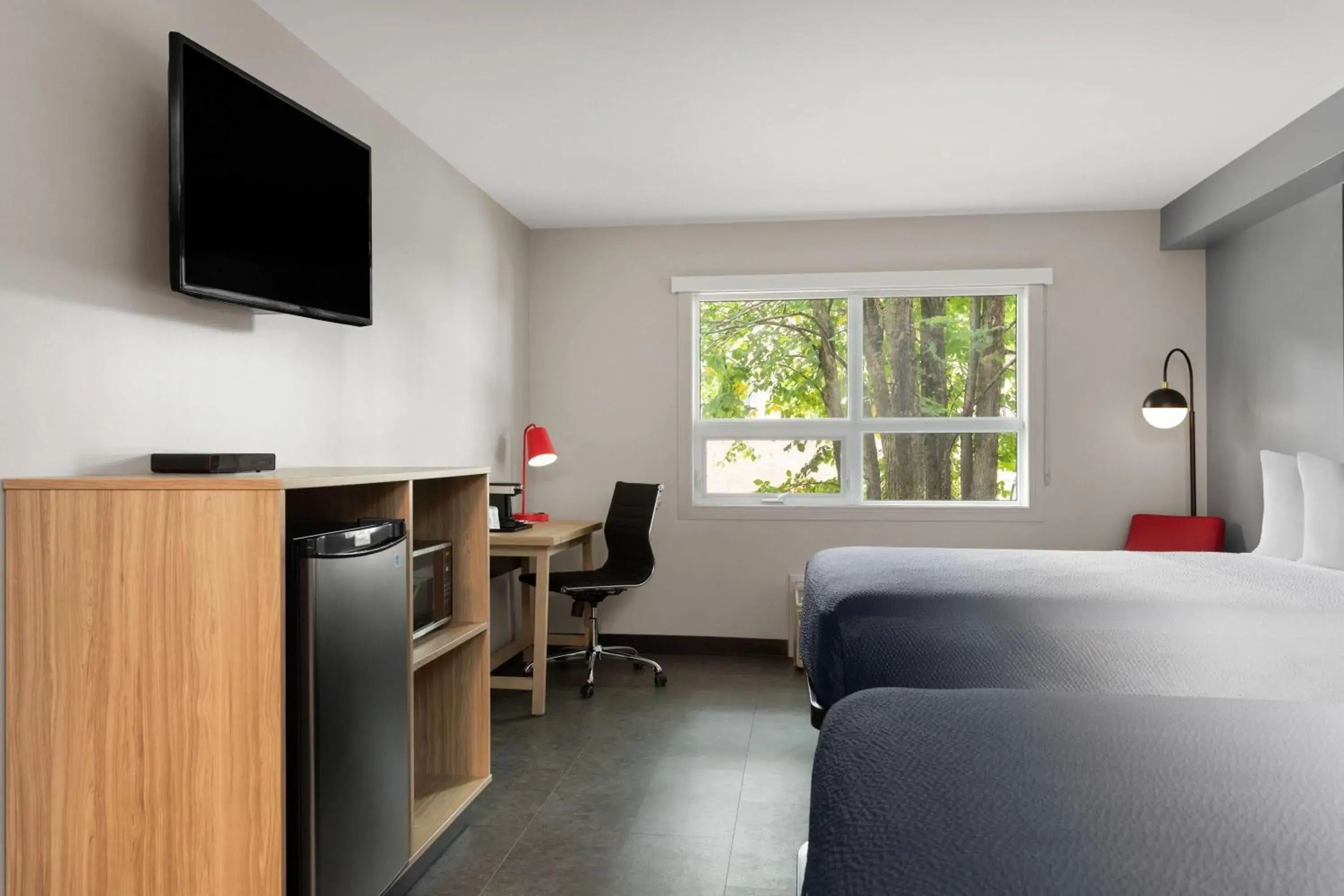 Photo of the whole room, Bed in Super 8 by Wyndham Sault Ste Marie On Photo of the whole room, Bed in Super 8 by Wyndham Sault Ste Marie On