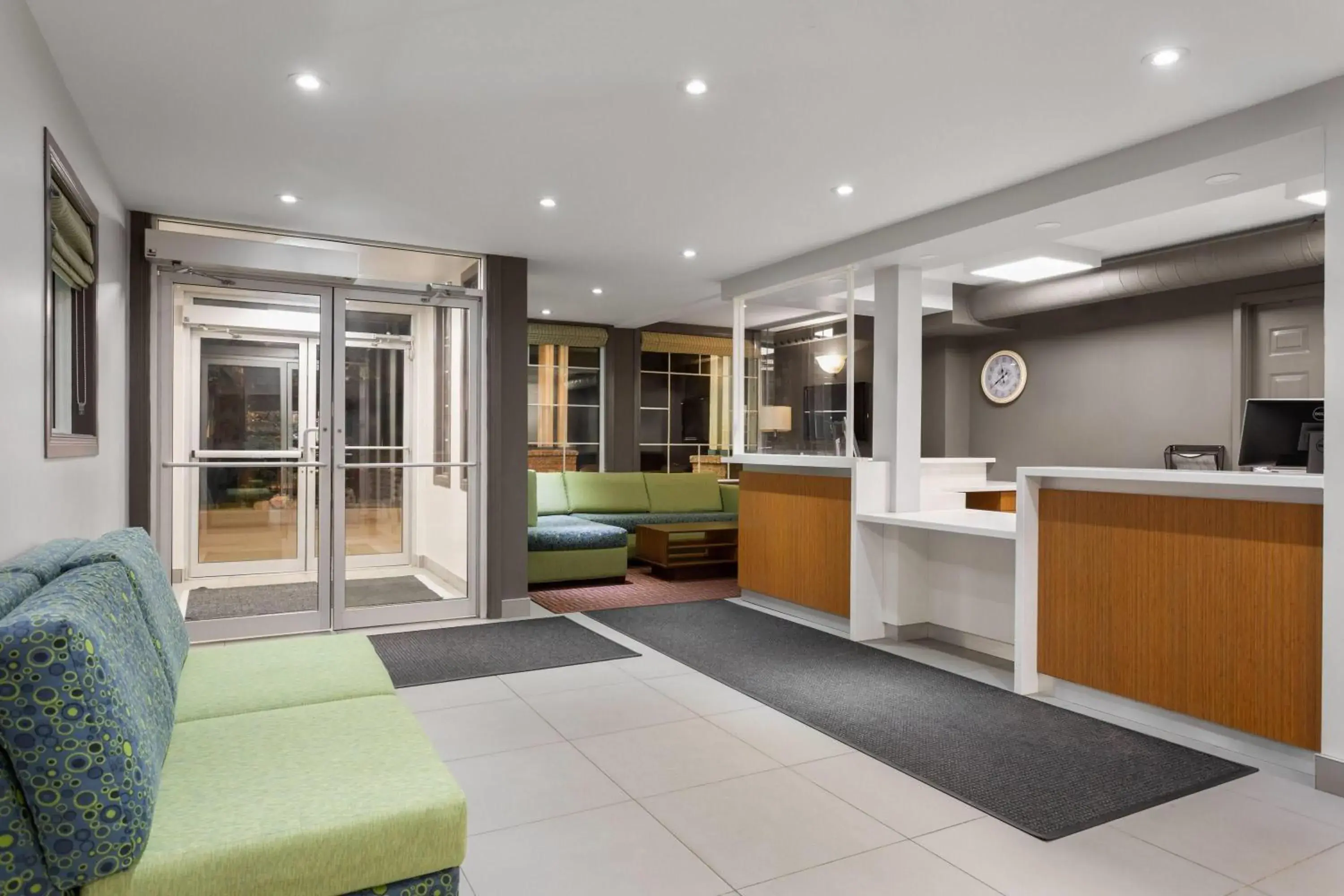 Lobby or reception in Super 8 by Wyndham Sault Ste Marie On Lobby or reception in Super 8 by Wyndham Sault Ste Marie On