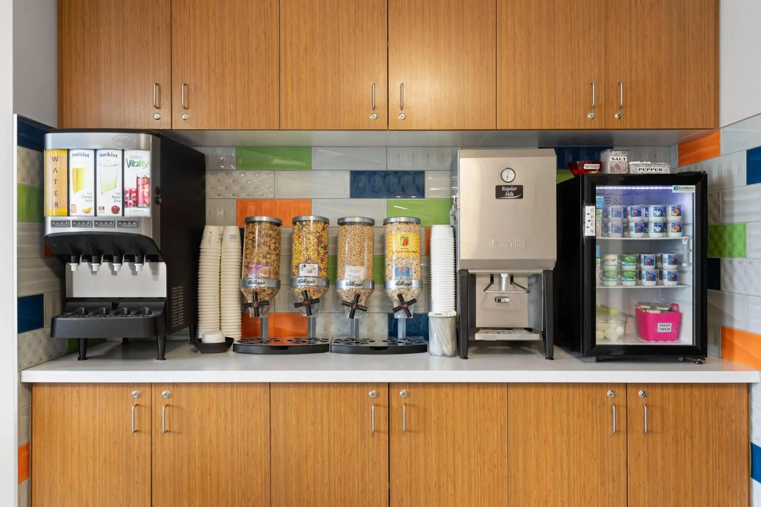 Breakfast in Super 8 by Wyndham Sault Ste Marie On Breakfast in Super 8 by Wyndham Sault Ste Marie On