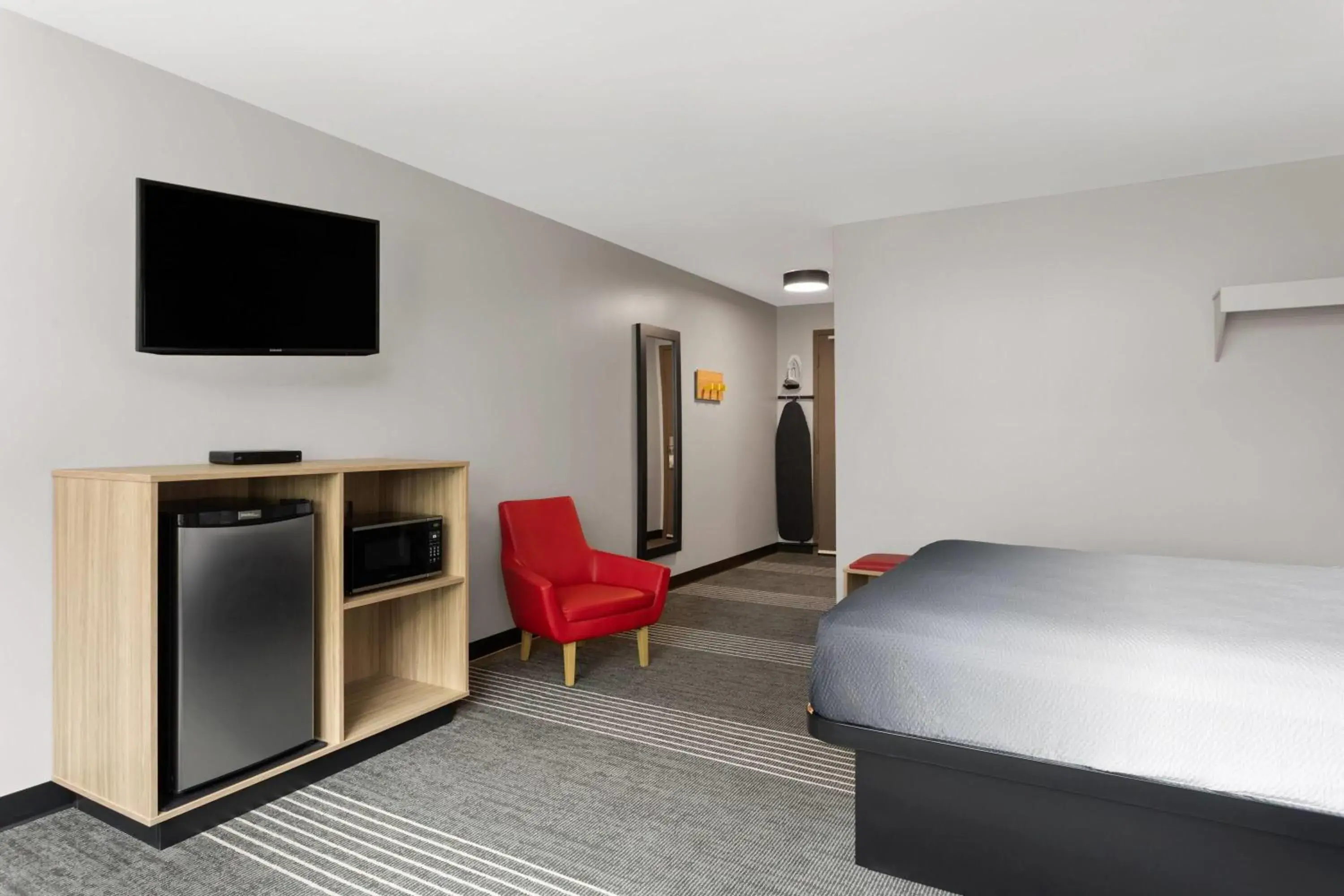 Queen Suite - Non-Smoking in Super 8 by Wyndham Sault Ste Marie On Queen Suite - Non-Smoking in Super 8 by Wyndham Sault Ste Marie On