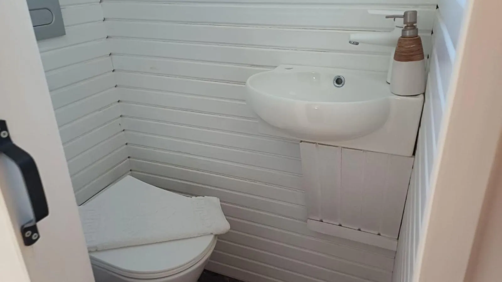 Shower in Angels Garden Hotel