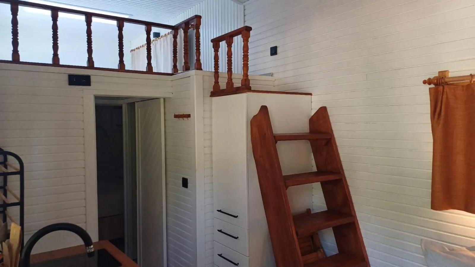 Photo of the whole room in Angels Garden Hotel