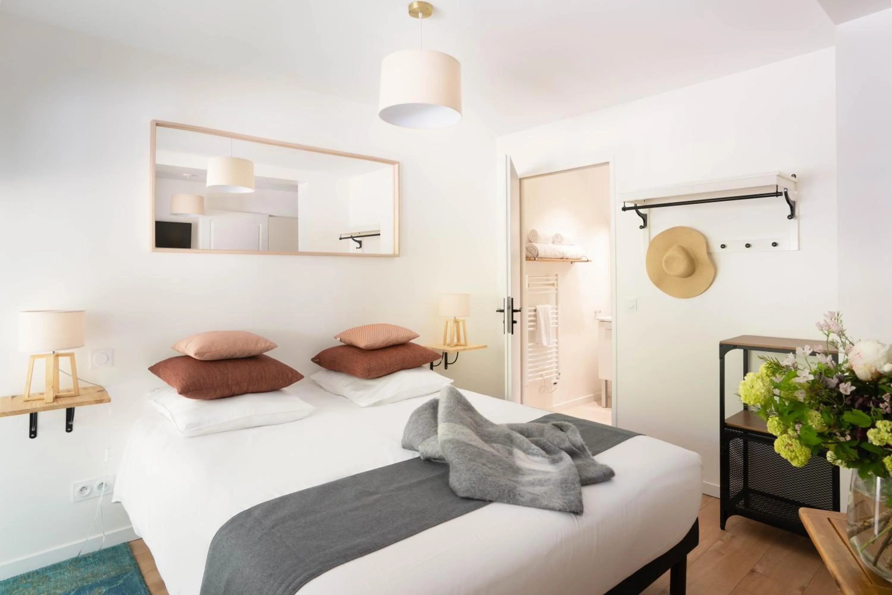 Bed in Les Studios De Honfleur
