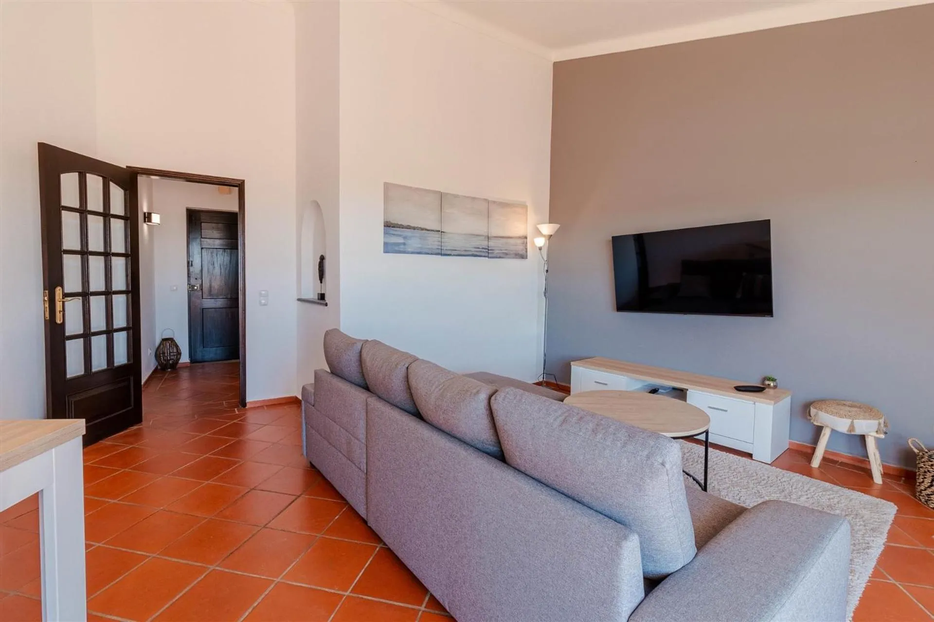 Communal lounge/ TV room in Lagos Appartement Resort