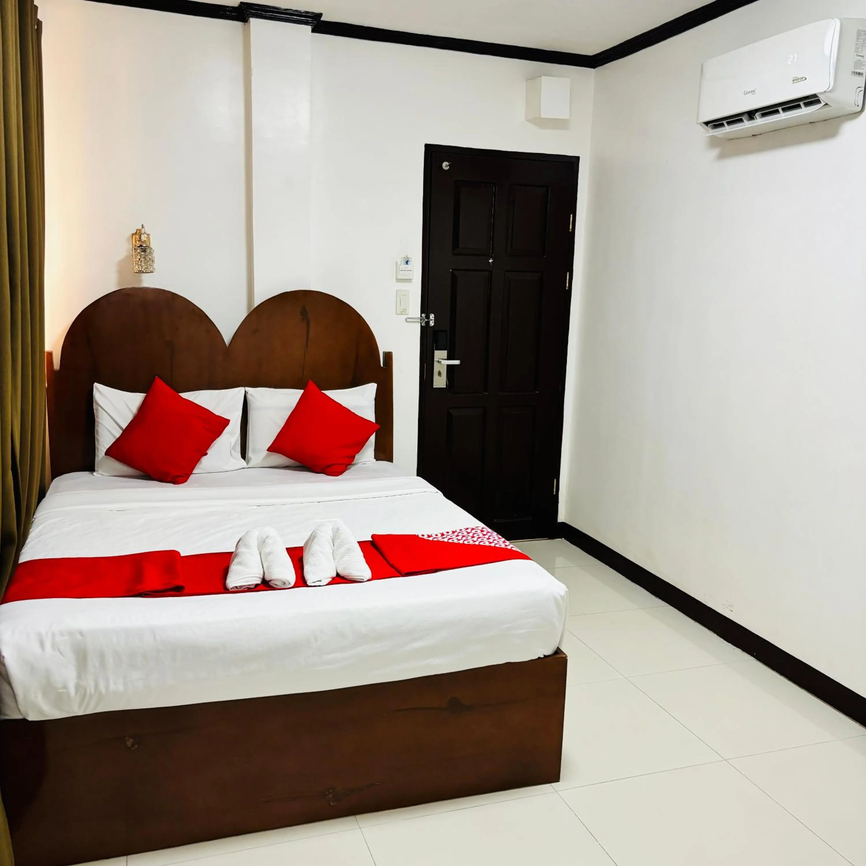 Bed in Fatchoi Hotel