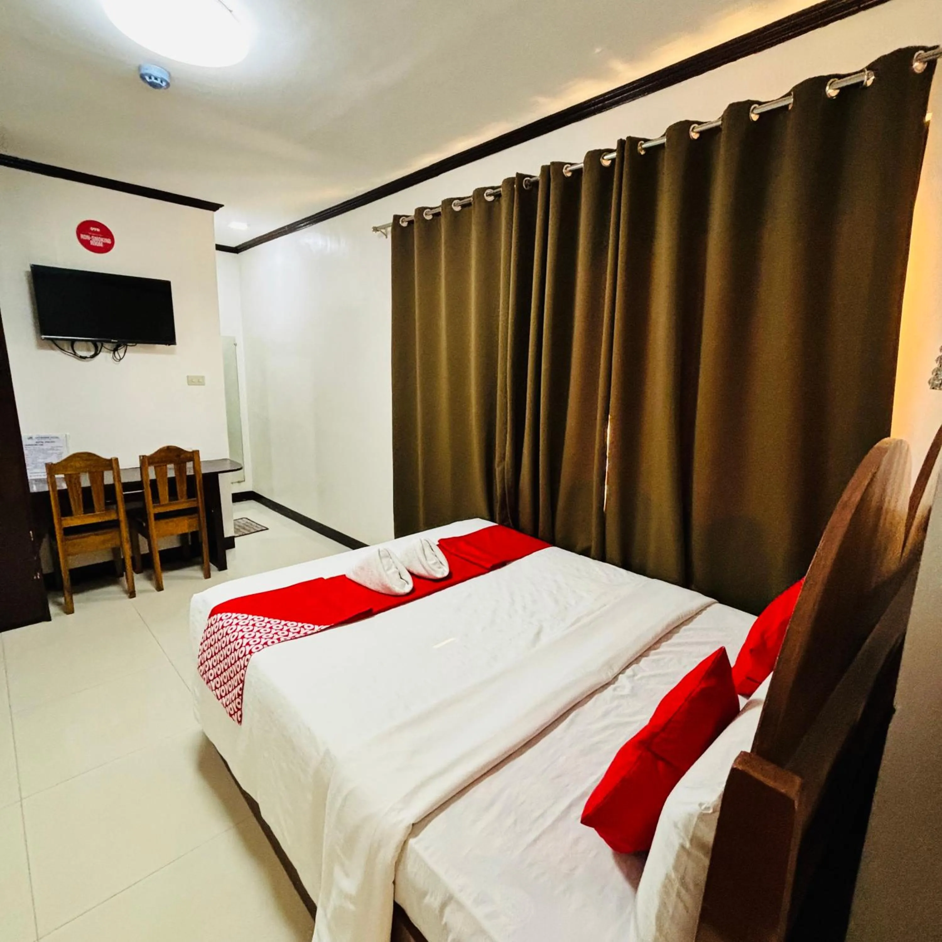 Bed in Fatchoi Hotel