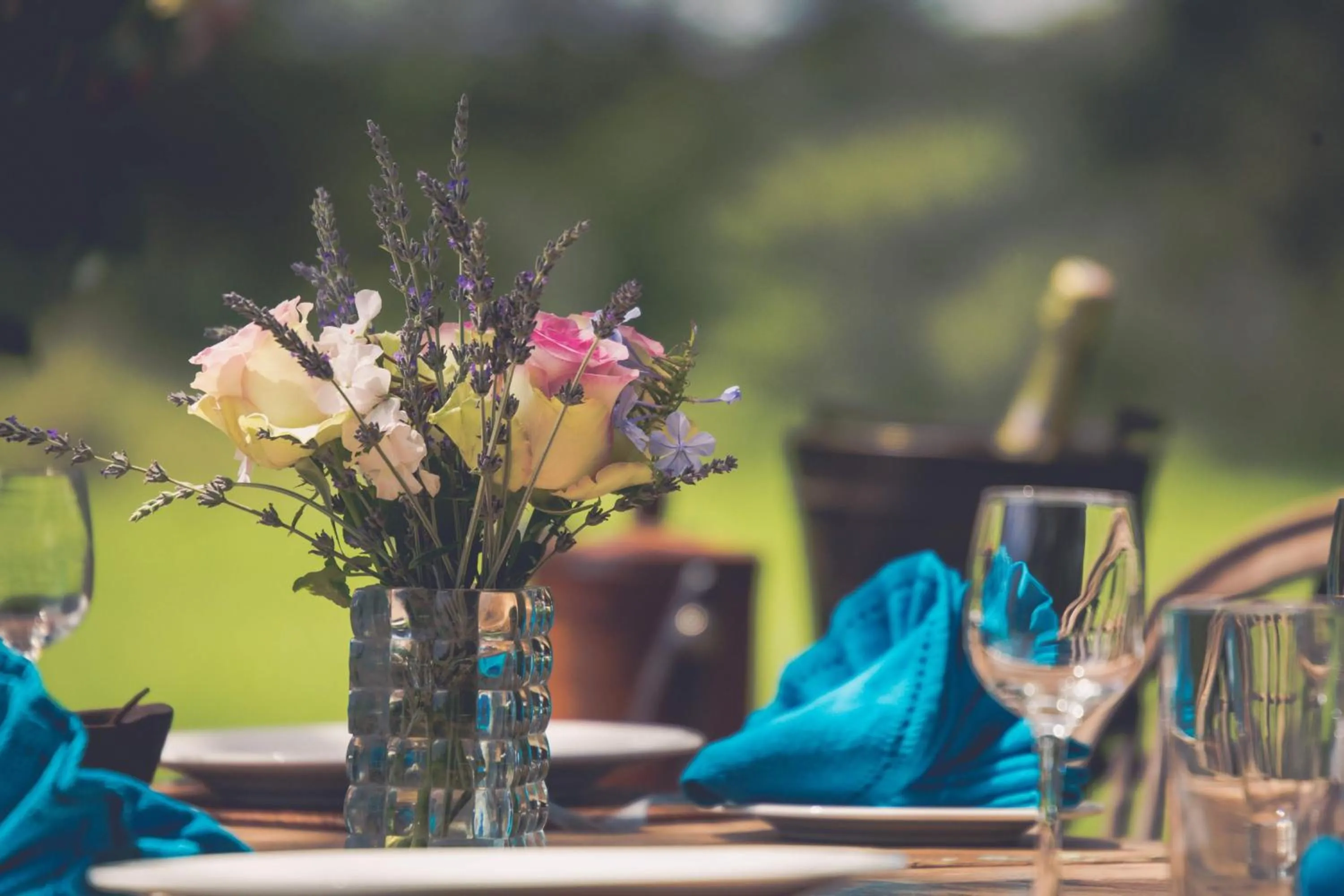 Food and drinks in Mukima Manor