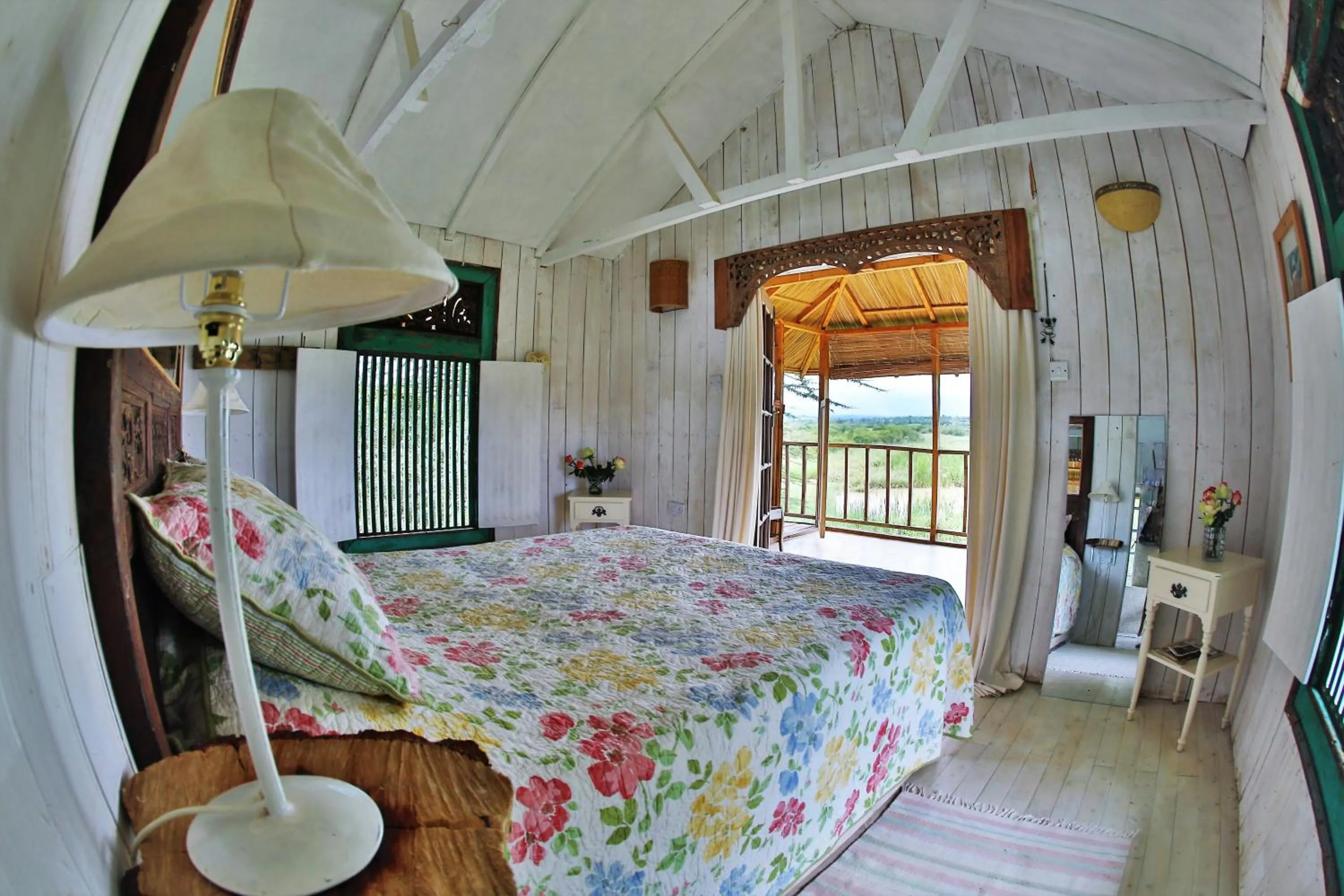 Bedroom, Bed in Mukima Manor