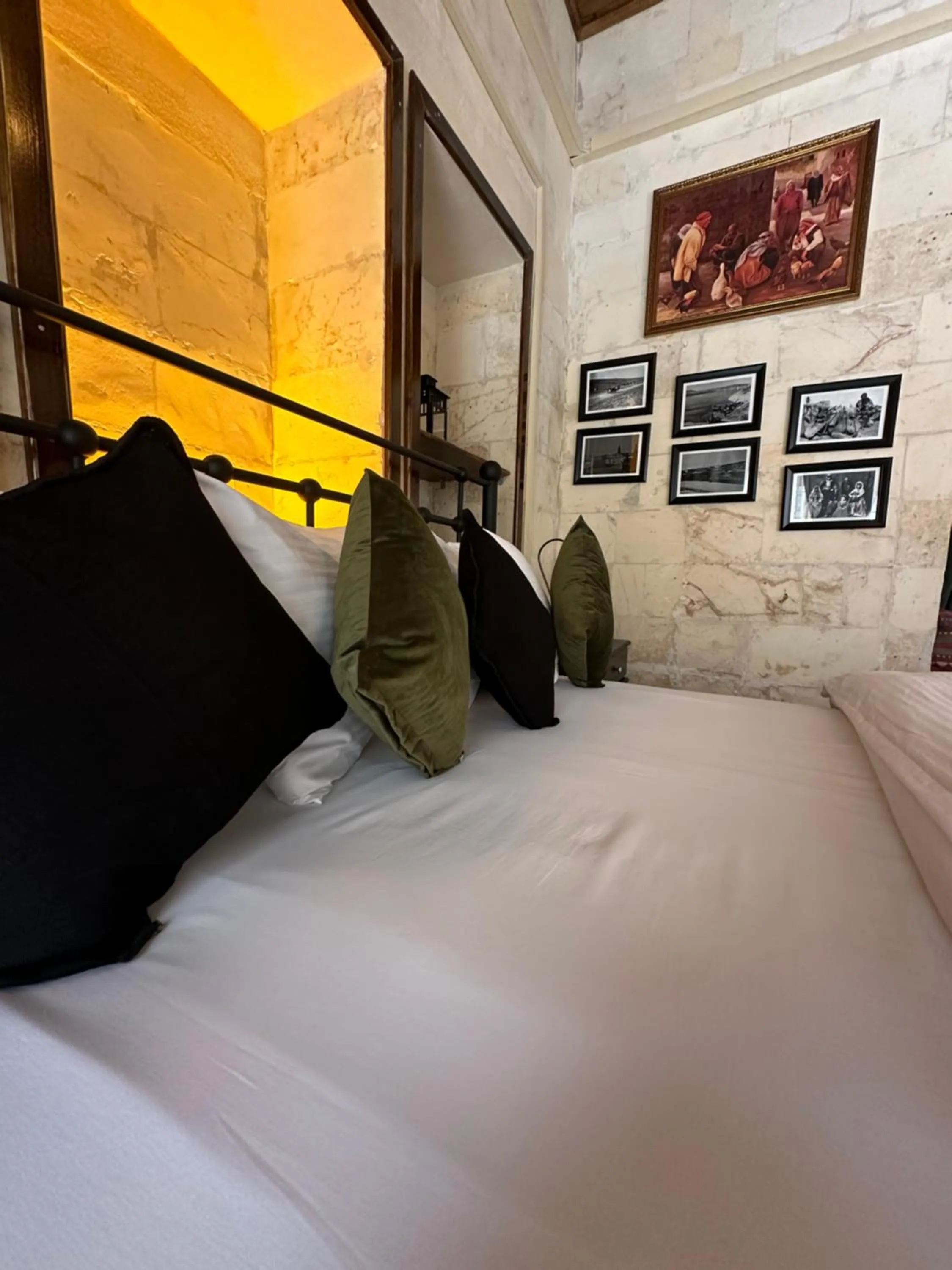 Bedroom, Bed in Nomad inn