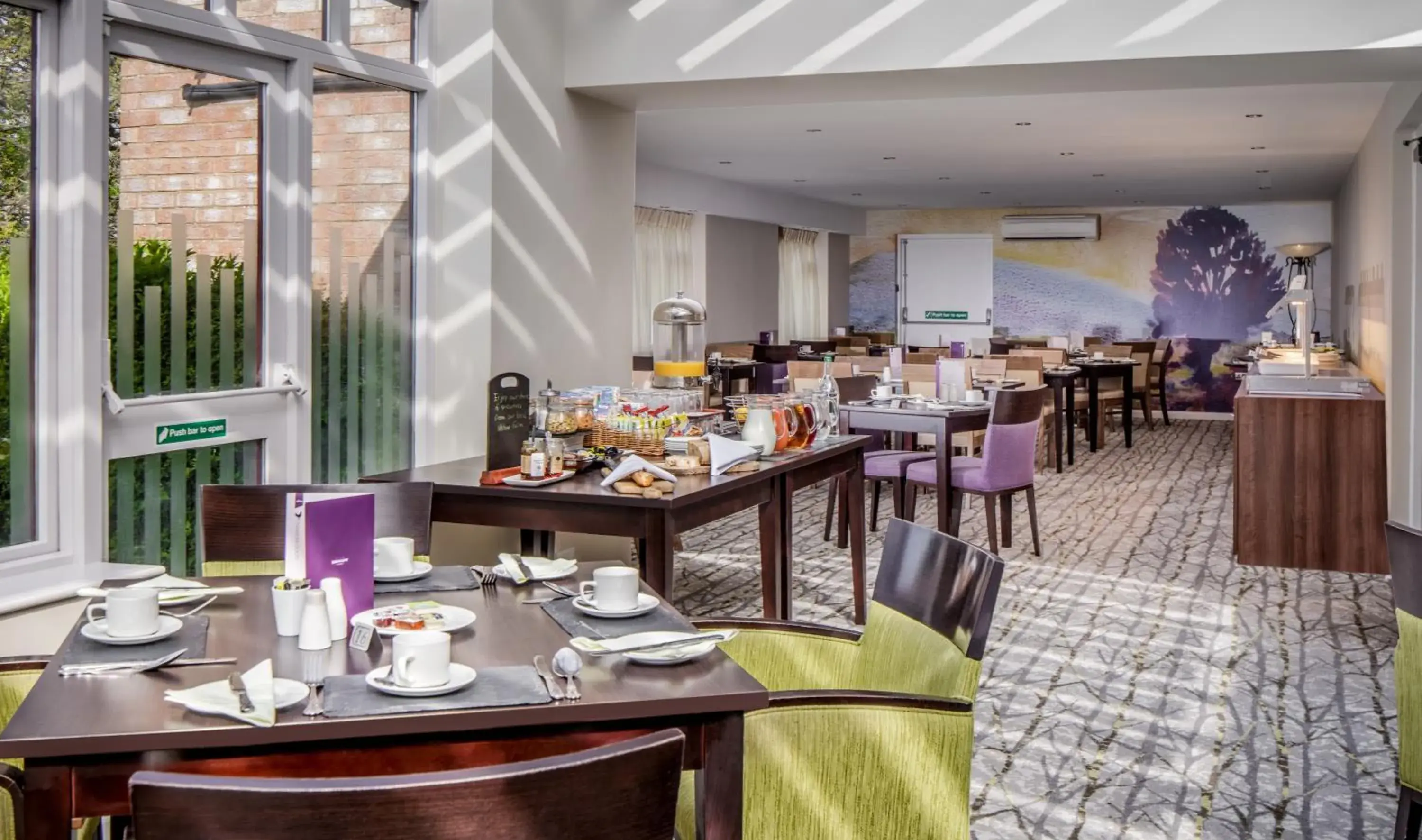 Restaurant/places to eat in Mercure Hatfield Oak Hotel