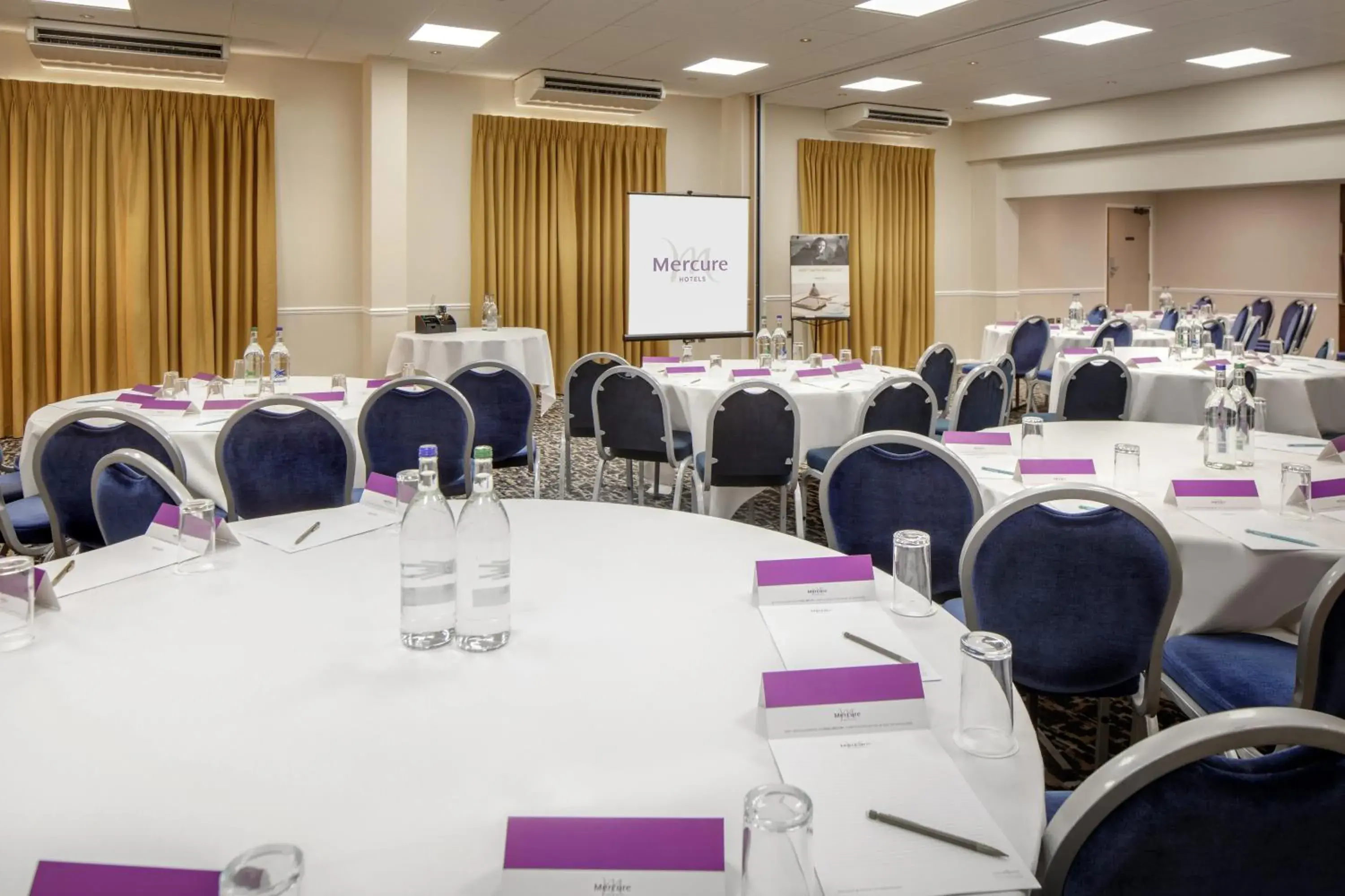 Banquet/Function facilities, Business Area/Conference Room in Mercure Hatfield Oak Hotel