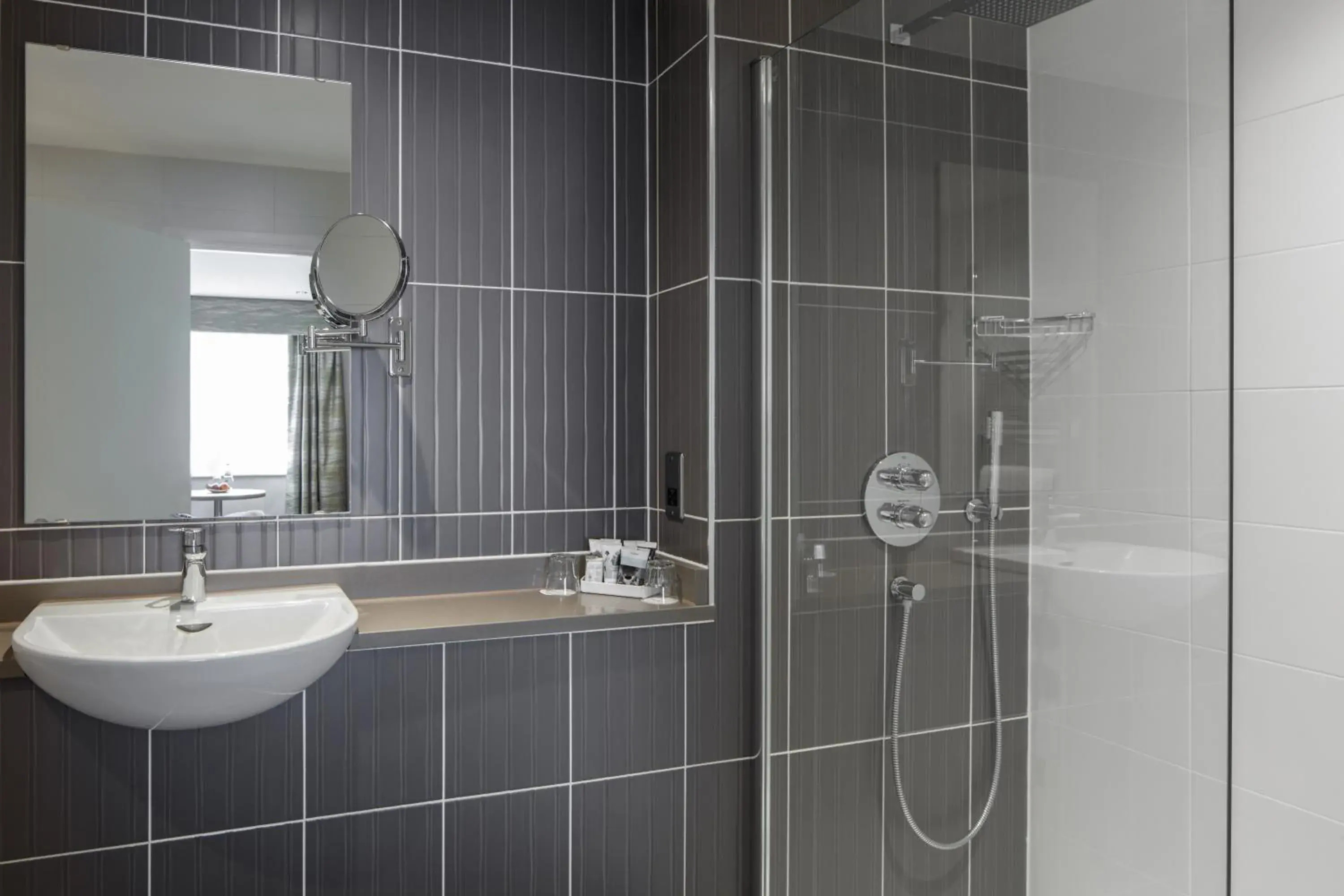 Shower, Bathroom in Mercure Hatfield Oak Hotel