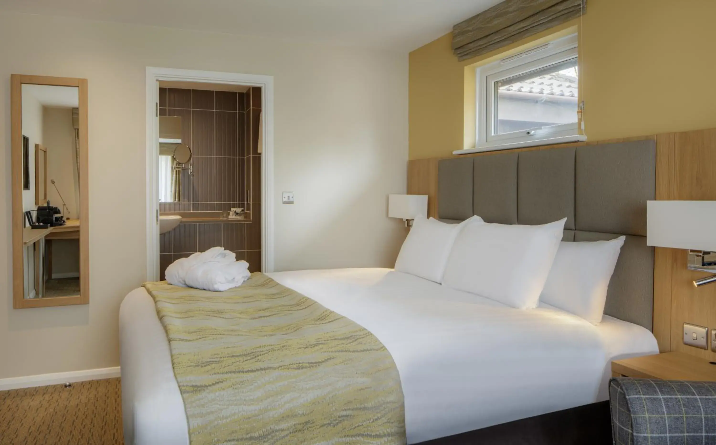 Bedroom in Mercure Hatfield Oak Hotel
