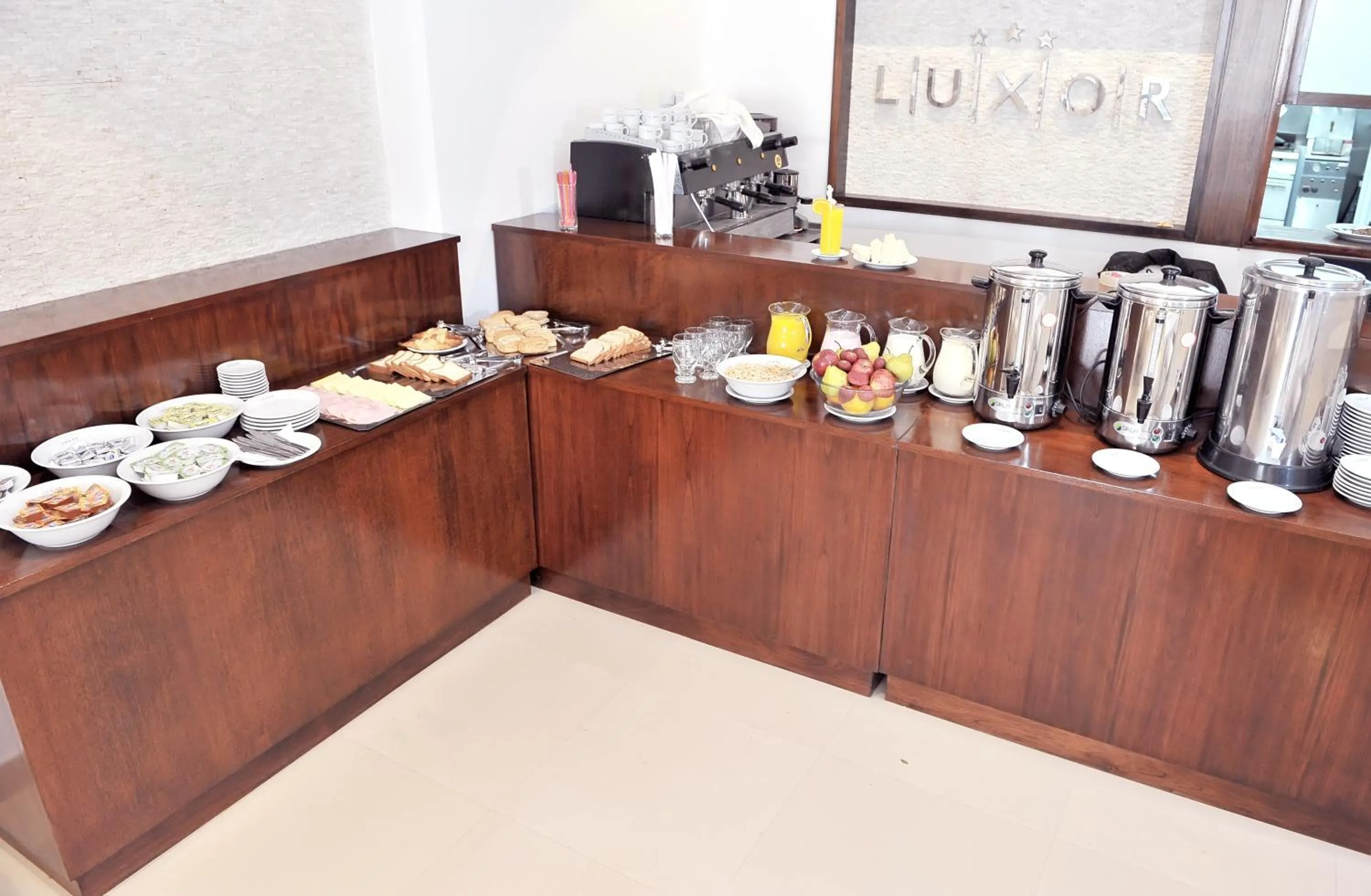 Restaurant/places to eat in Luxor Hotel & Spa