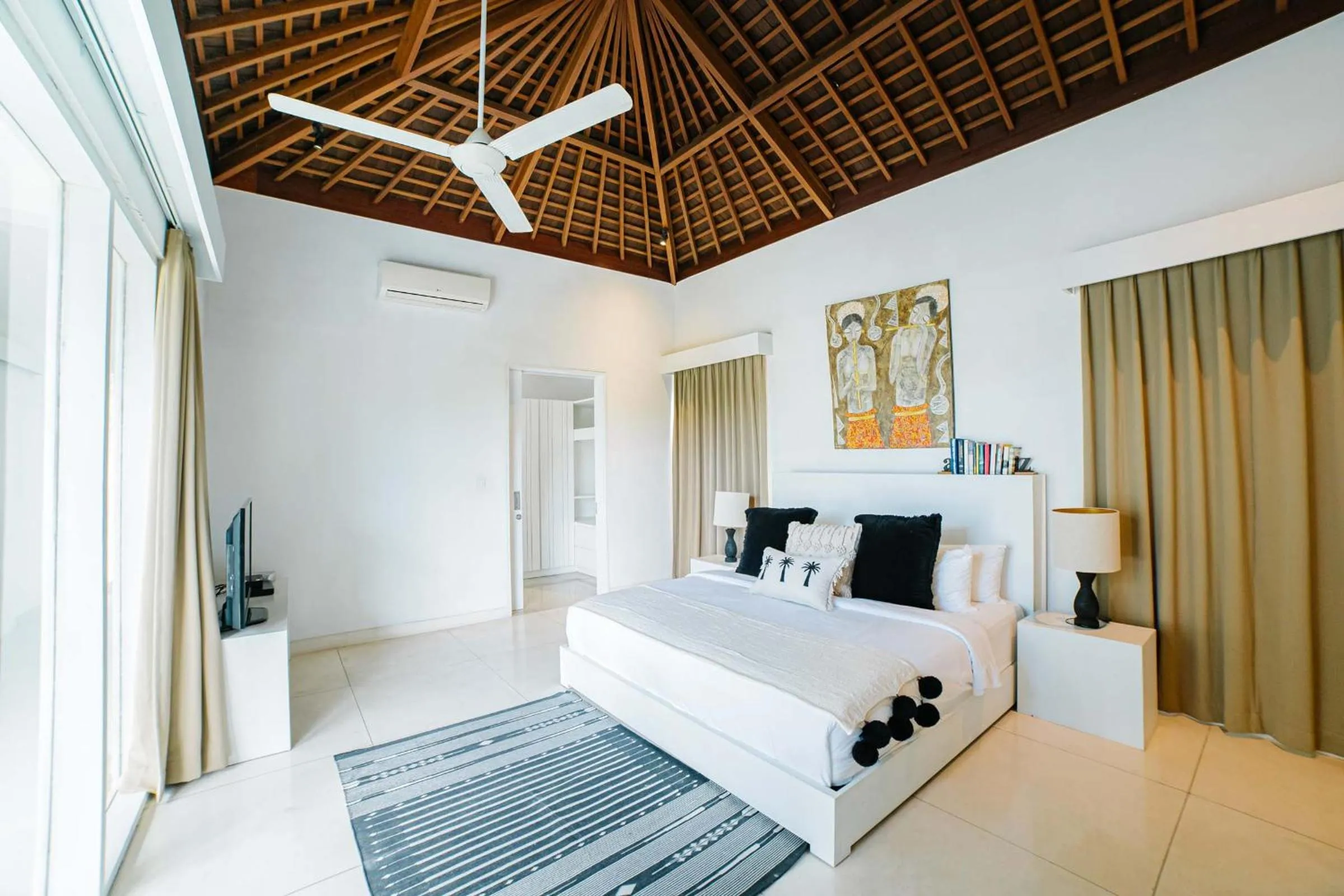 Photo of the whole room, Bed in CassaMia Bali - Spacious Luxury 5 Bedroom Villa