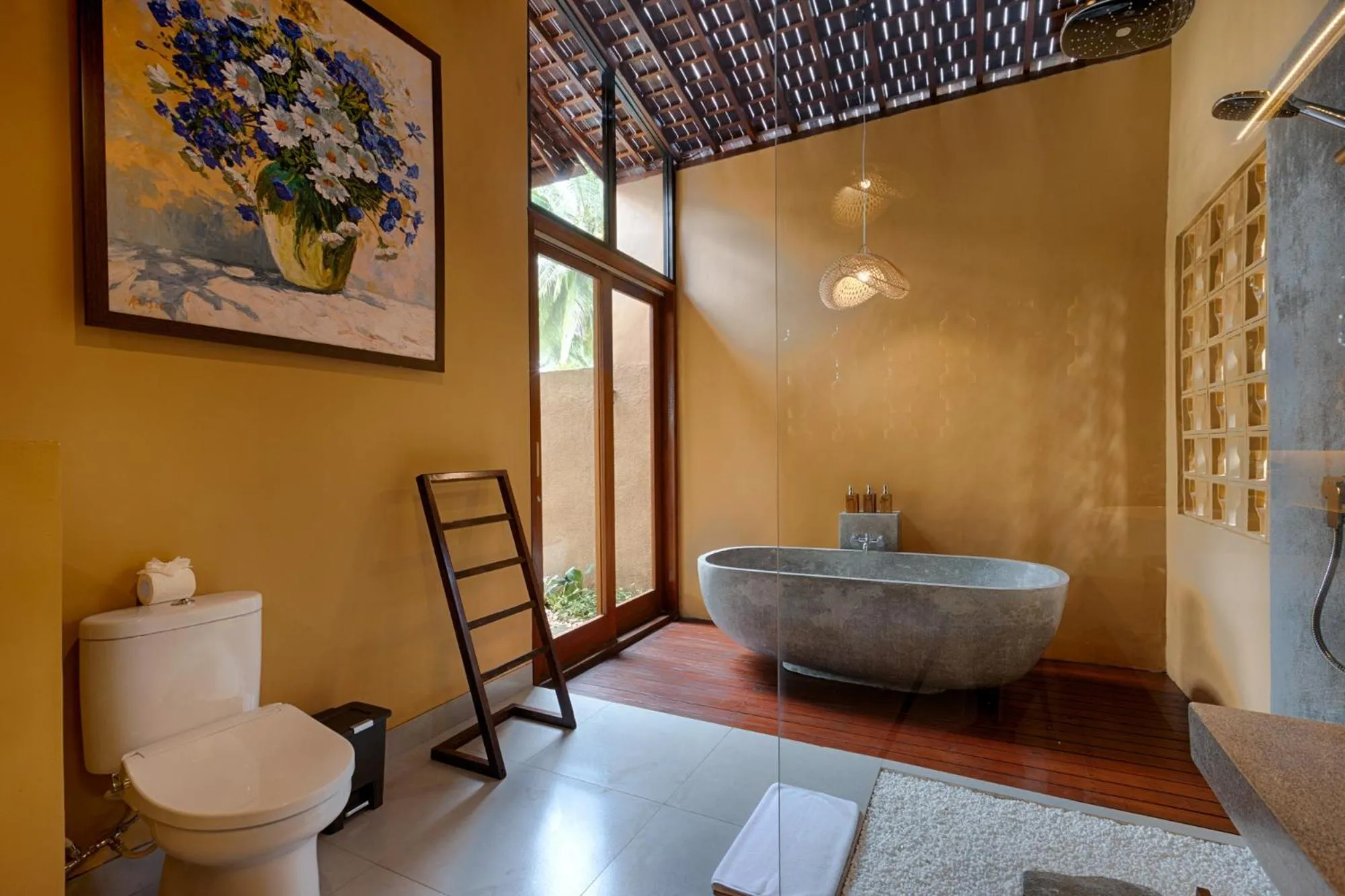 Bathroom in Samkhya Villas - Free 1x Floating Breakfast or Minibar