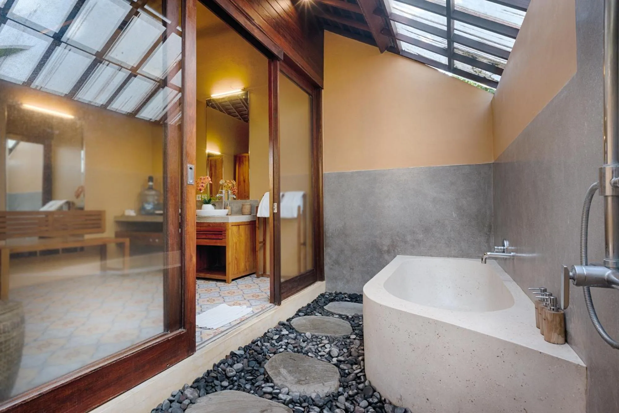 Bathroom in Samkhya Villas - Free 1x Floating Breakfast or Minibar