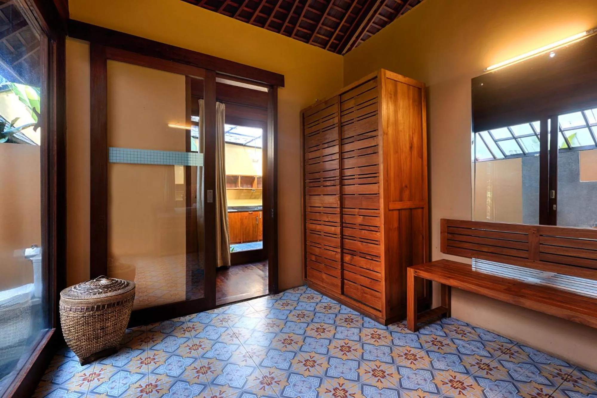 Bathroom in Samkhya Villas - Free 1x Floating Breakfast or Minibar