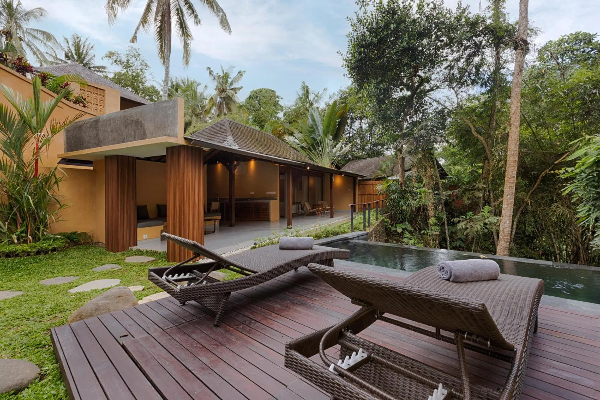 Swimming pool in Samkhya Villas - Free 1x Floating Breakfast or Minibar