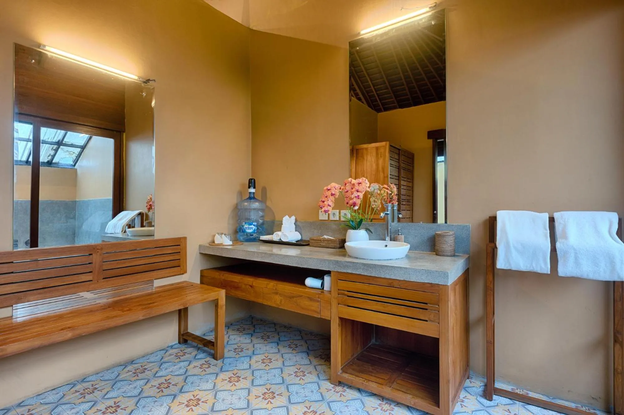 Bathroom in Samkhya Villas - Free 1x Floating Breakfast or Minibar