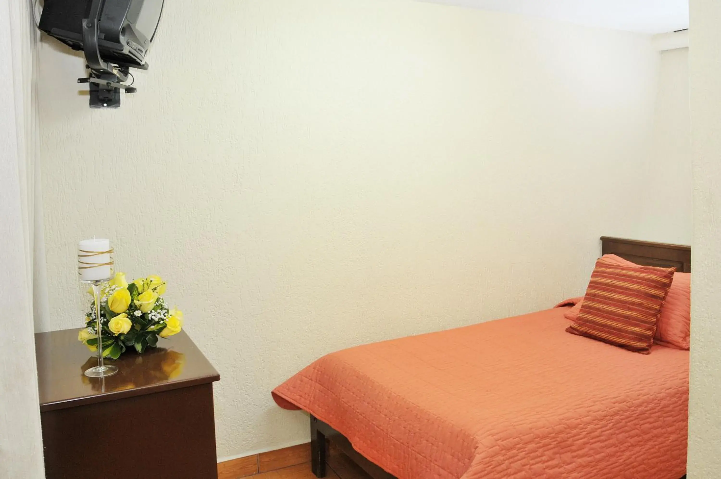 Bedroom, Bed in Hotel Margarita 2 Bedroom, Bed in Hotel Margarita 2