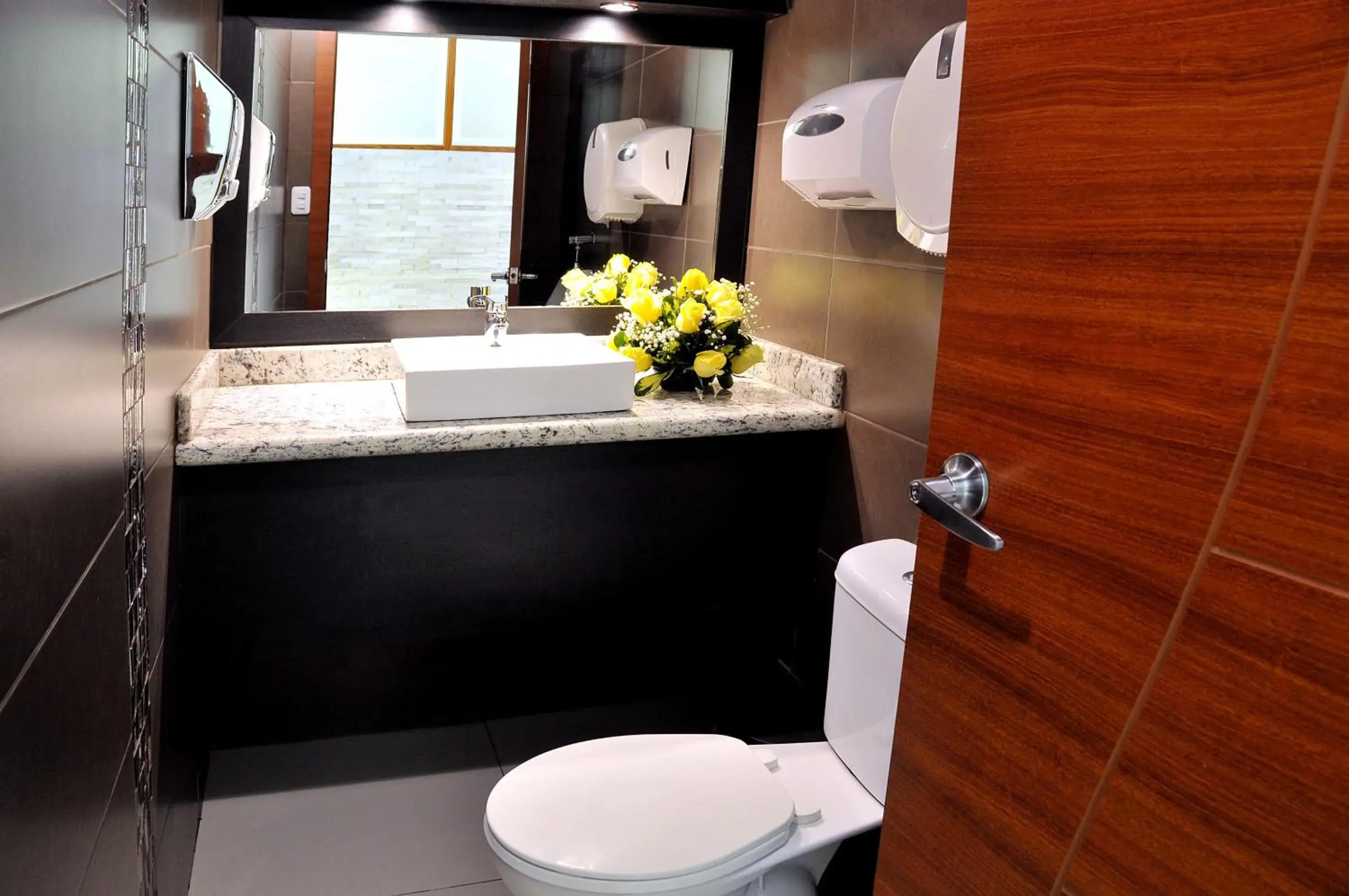 Standard Queen Room in Hotel Margarita 2 Standard Queen Room in Hotel Margarita 2