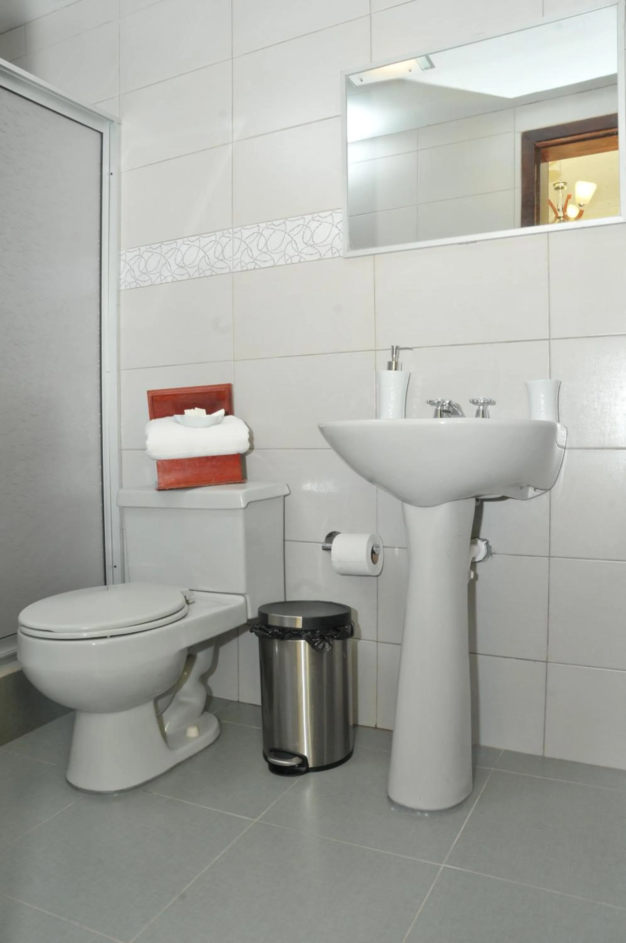 Bathroom in Hotel Margarita 2