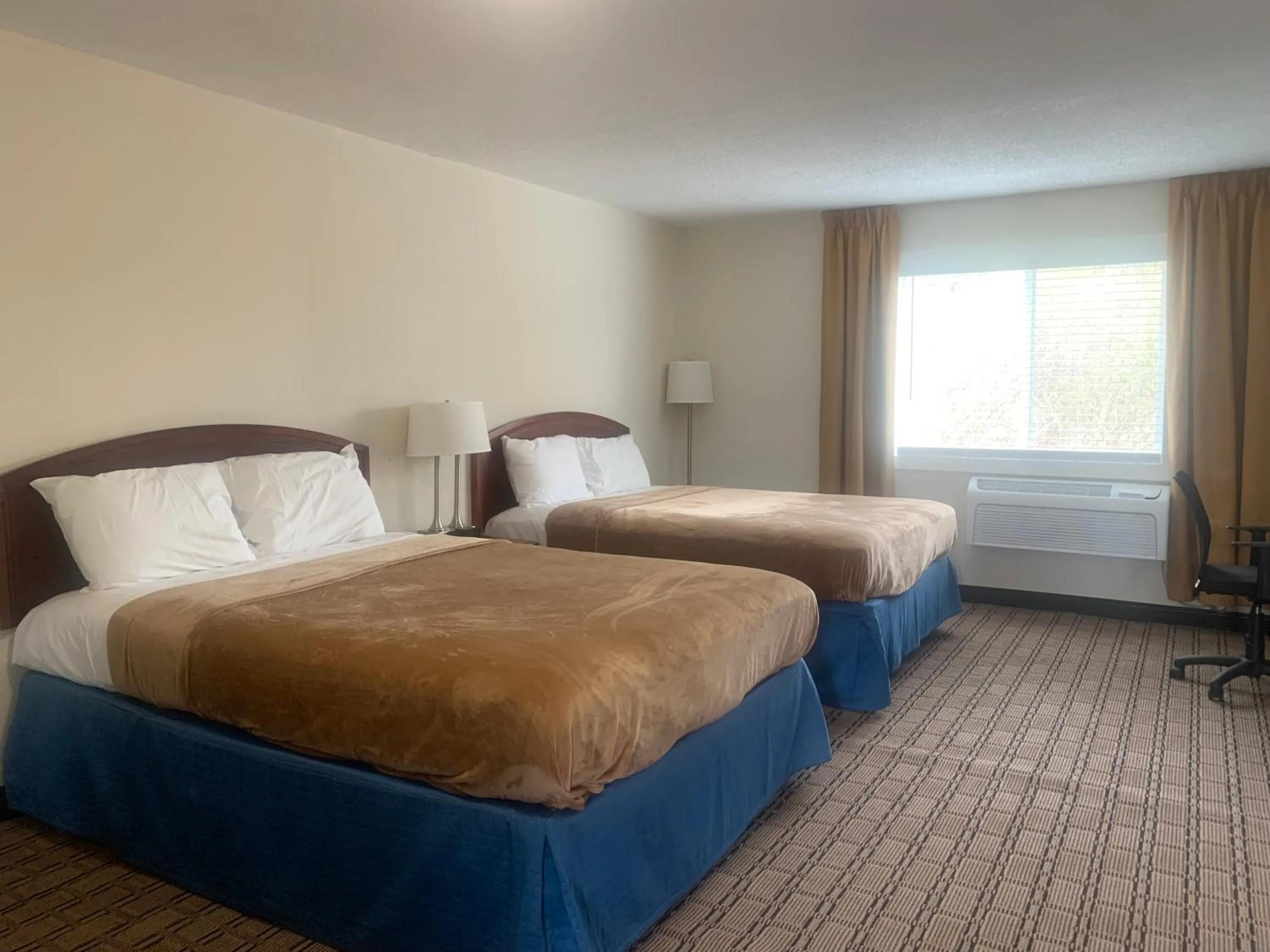 Bedroom, Bed in River Valley Inn