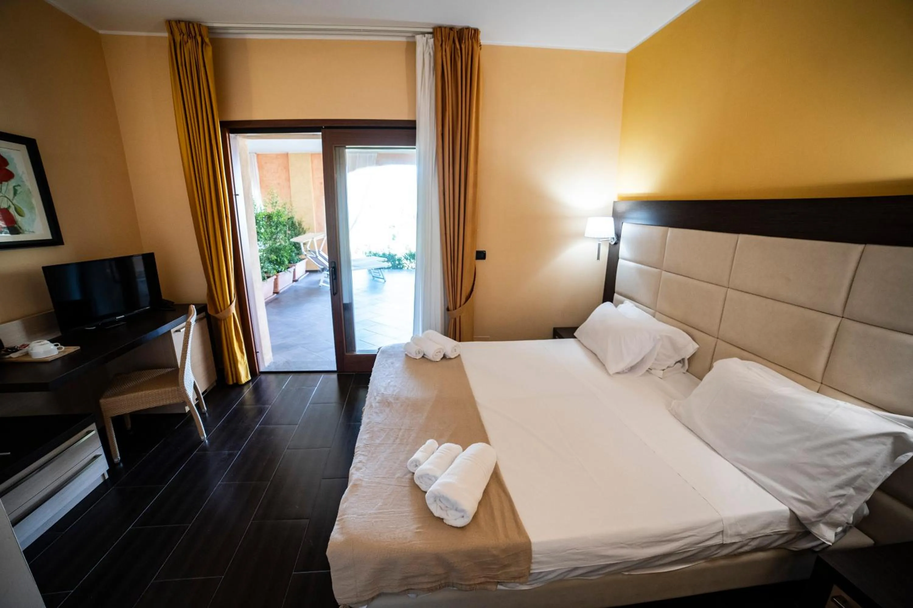 Photo of the whole room, Bed in UNICO Cannamele Escape Tropea by Life Resorts