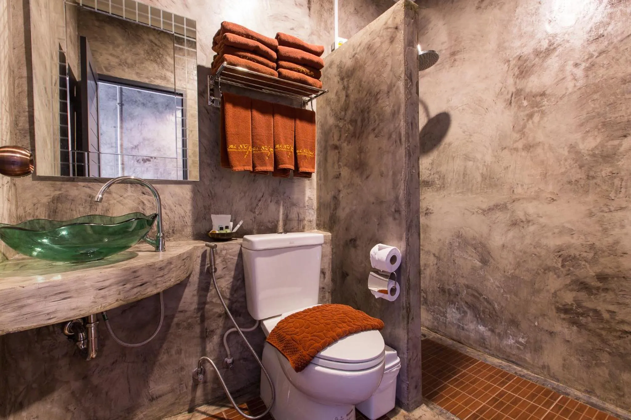 Toilet in Na Siam Guesthouse