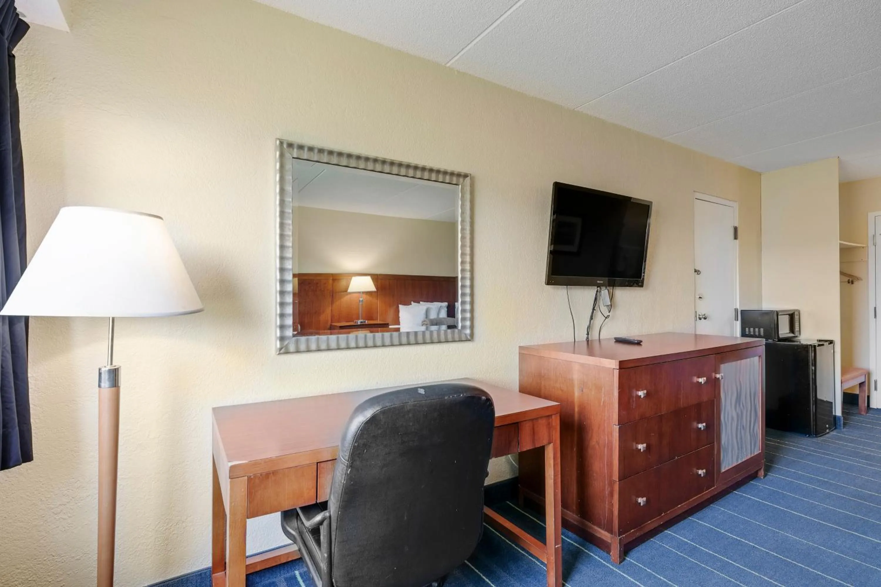 TV/Entertainment Center in Days Inn by Wyndham Alexandria MN
