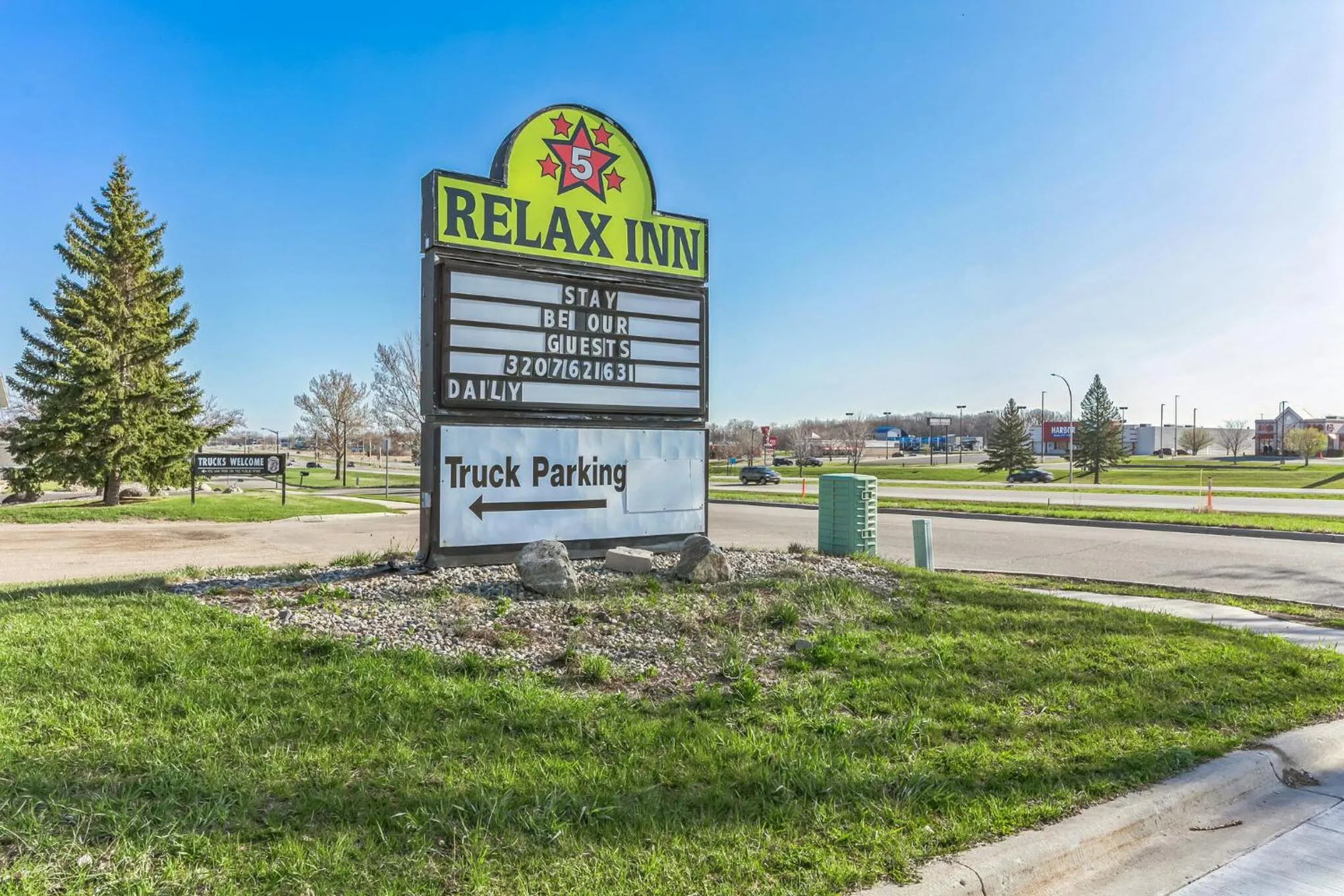 Property Logo/Sign in Days Inn by Wyndham Alexandria MN