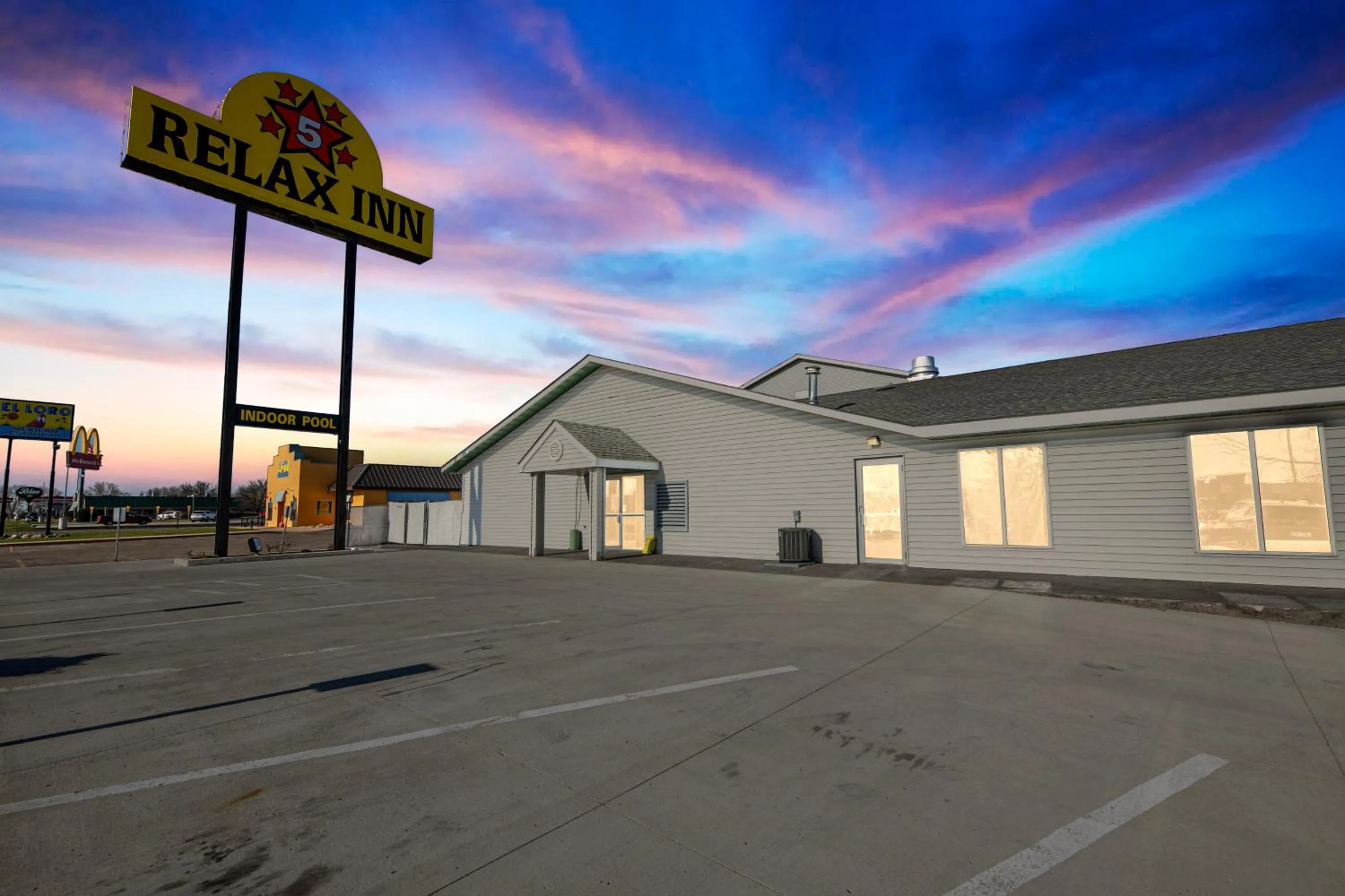 Property Building in Days Inn by Wyndham Alexandria MN