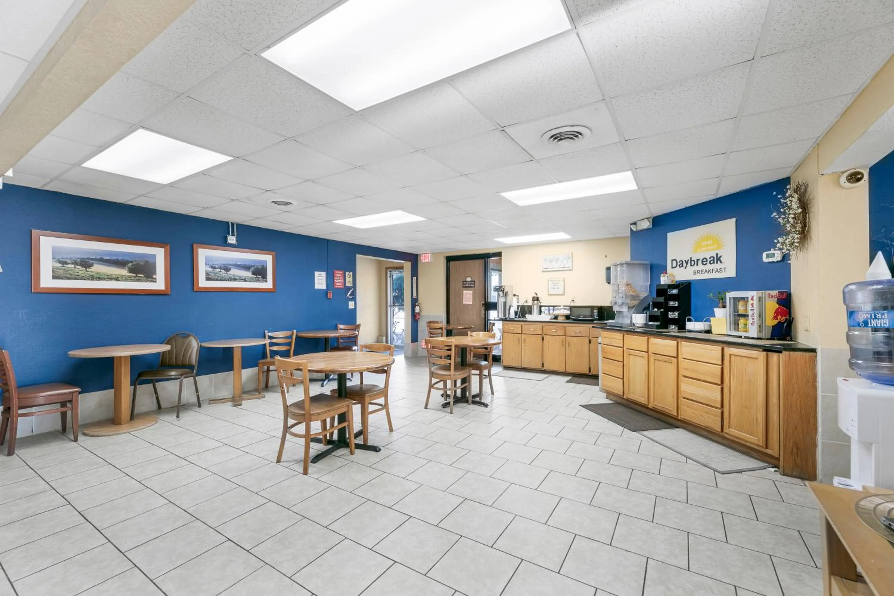 Restaurant/Places to Eat in Days Inn by Wyndham Alexandria MN